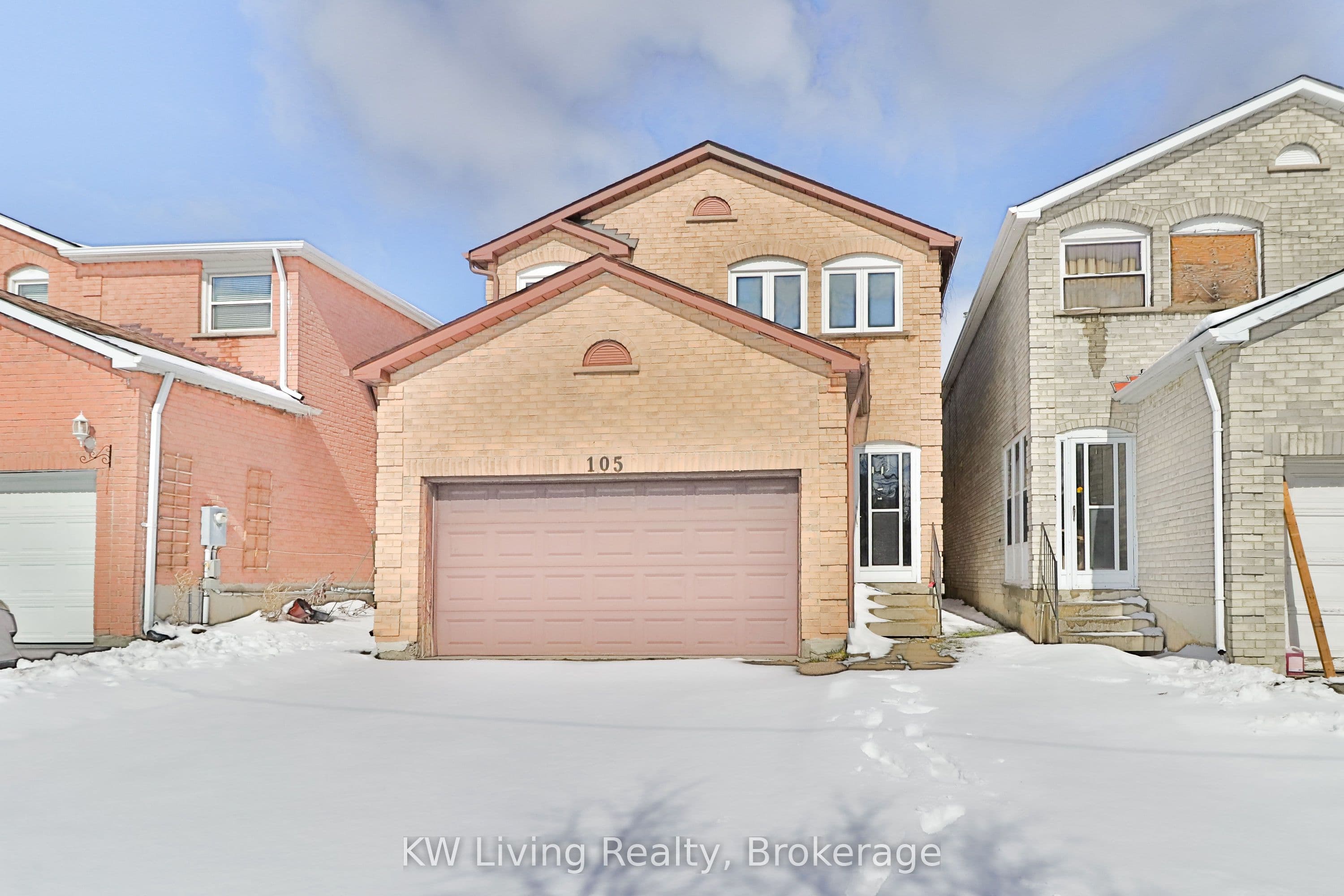 105 Chloe Crescent photo 1
