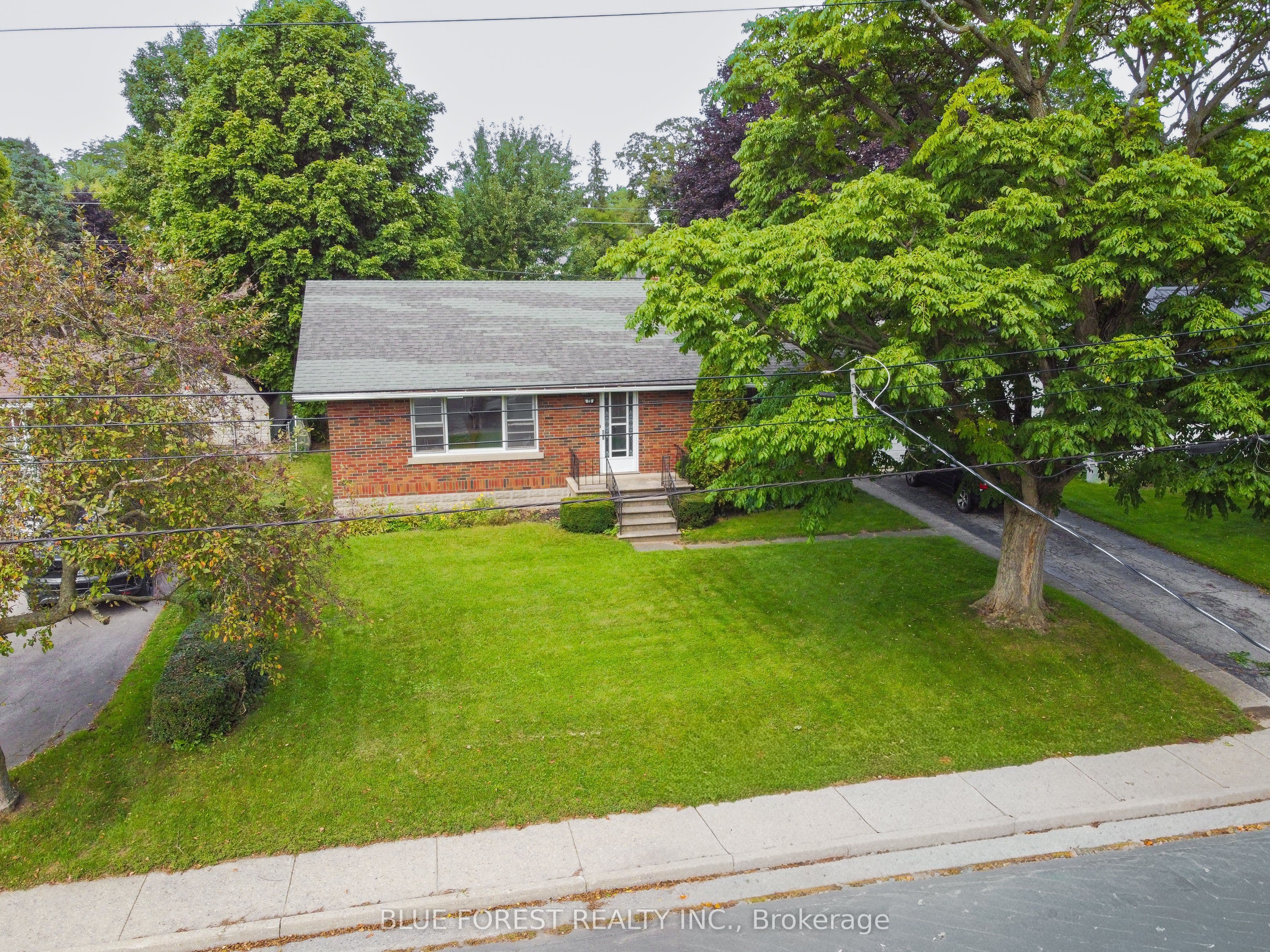 75 Pine Street photo 1
