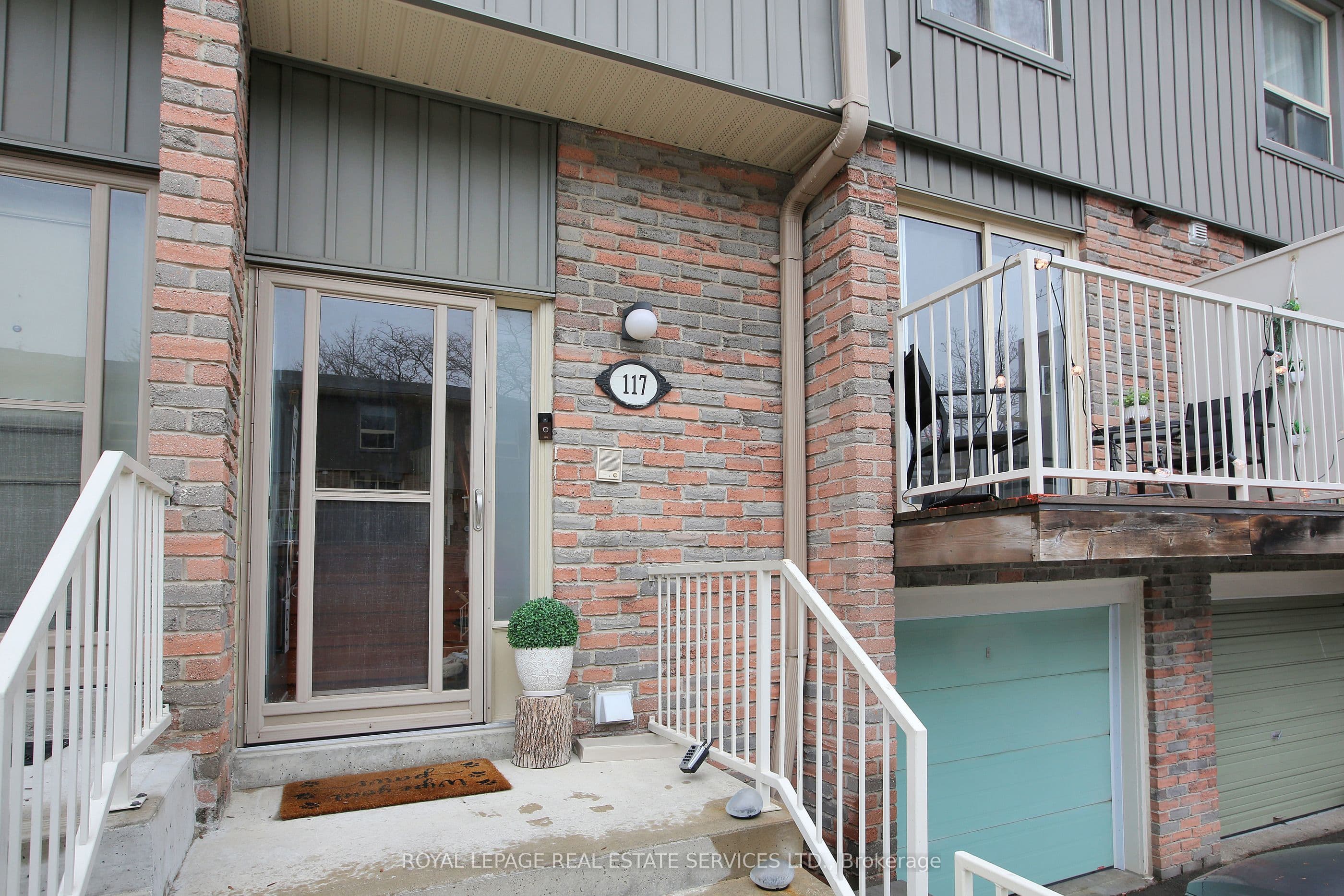Unit 117 60 Hanson Road photo 1