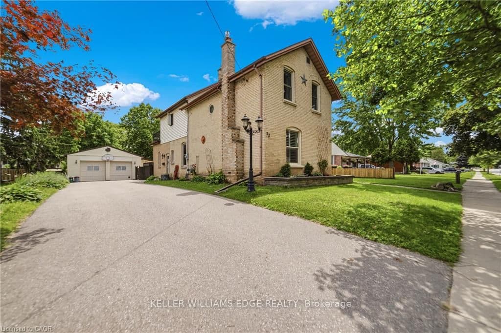 32 Clench Avenue photo 1