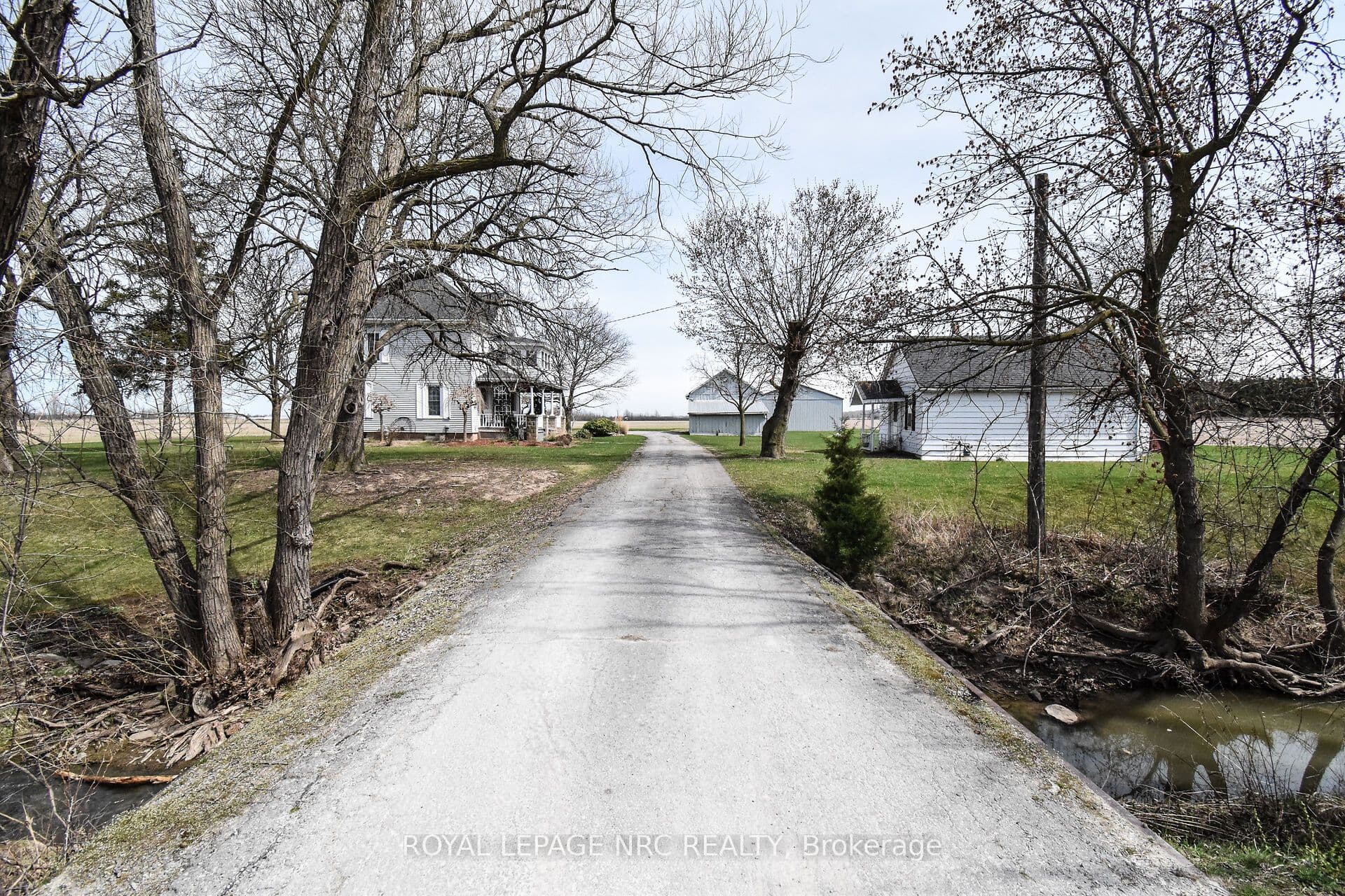 499 Townline Road photo 1
