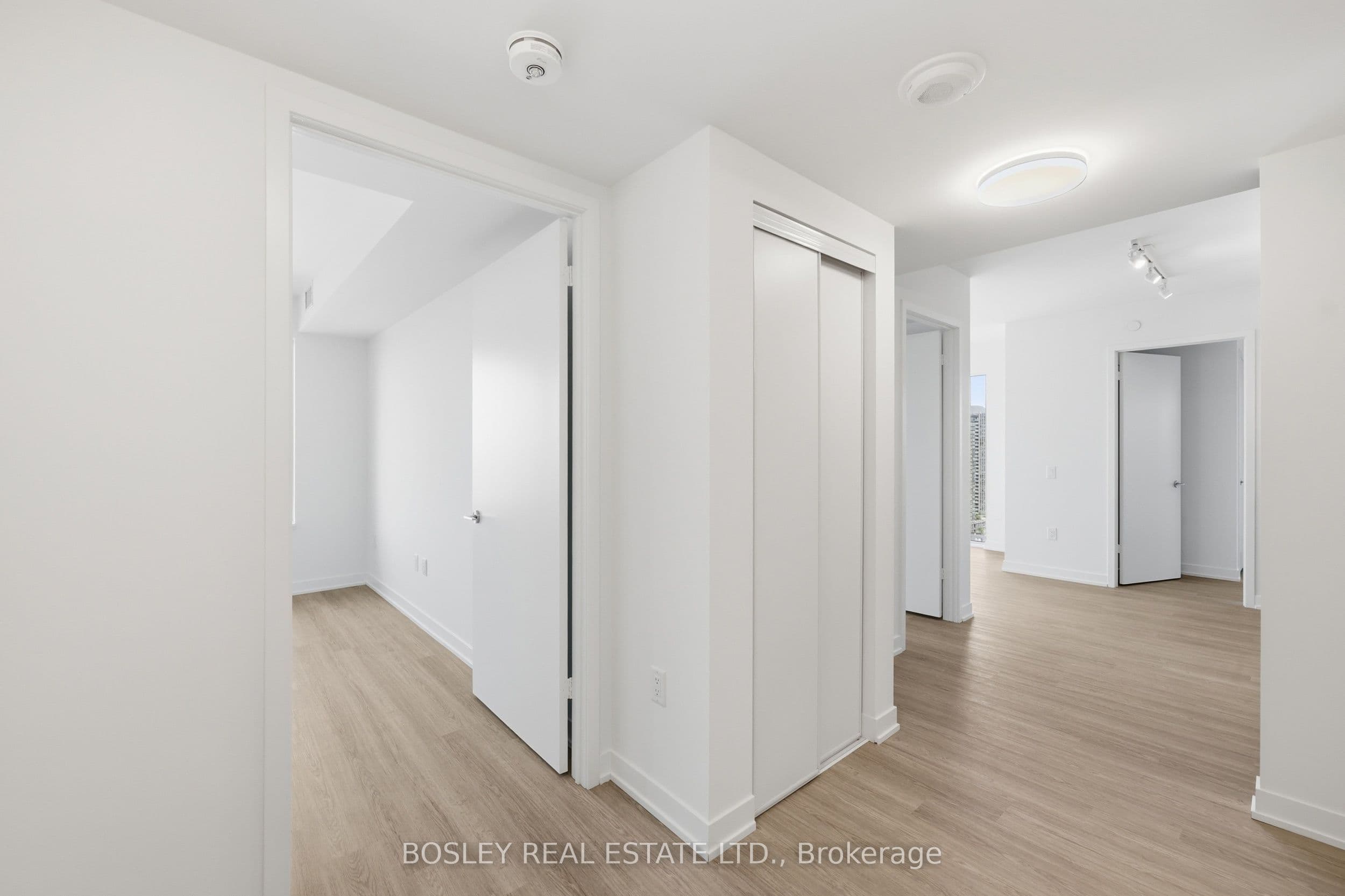 Unit 2302 15 David Salomon Drive photo 1