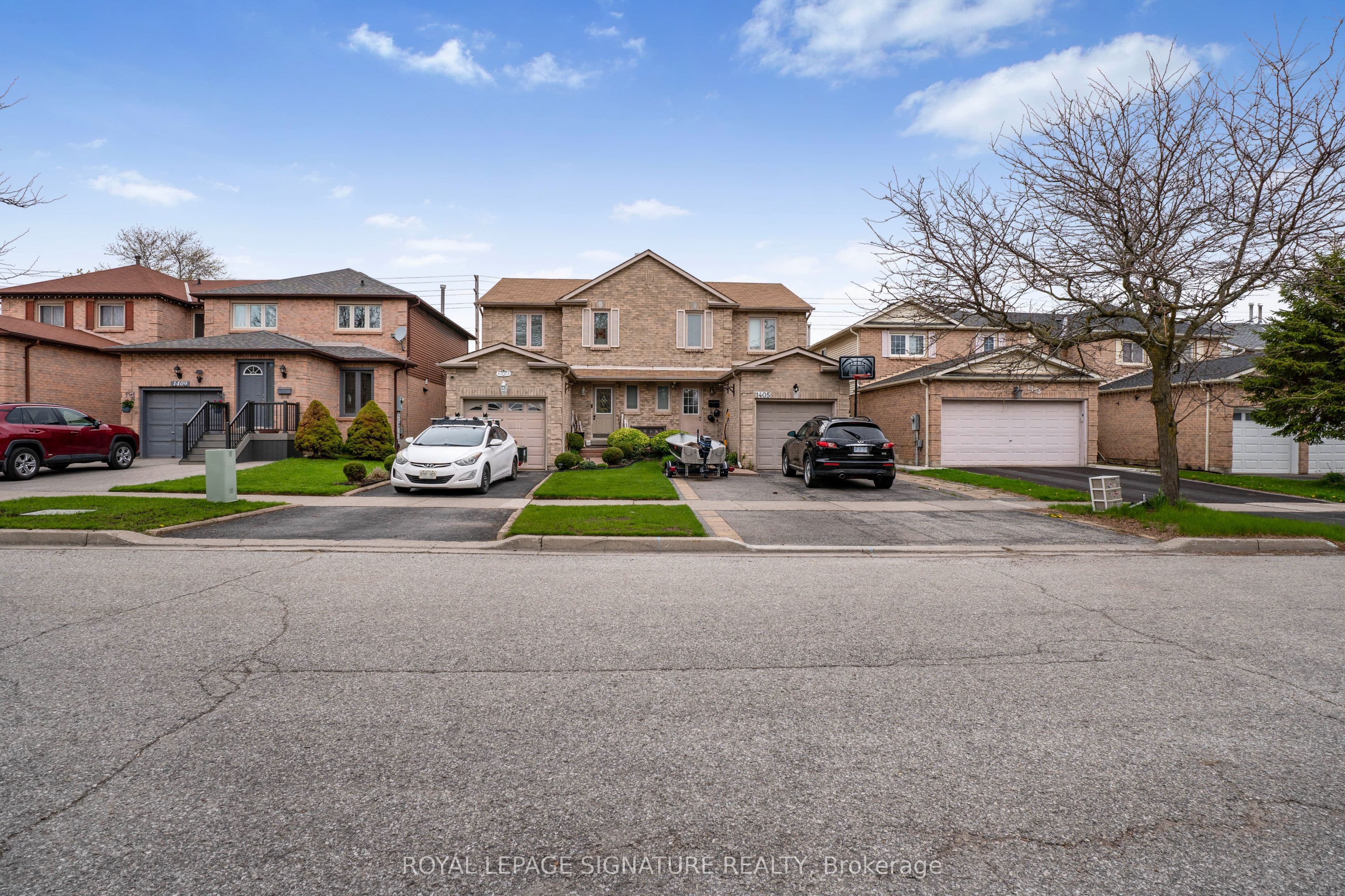 1405 Anton Square photo 1