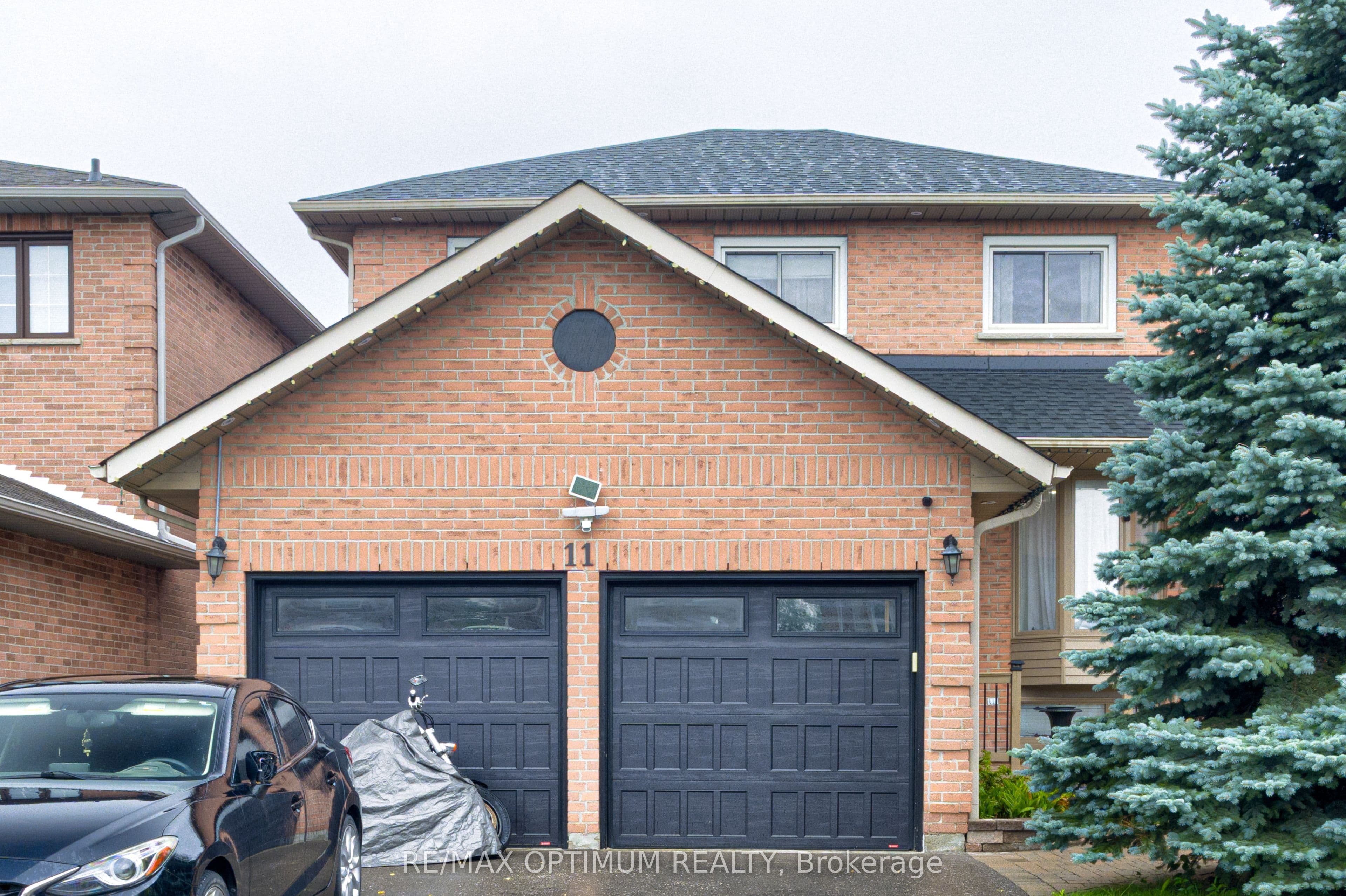 11 Murkar Crescent photo 1