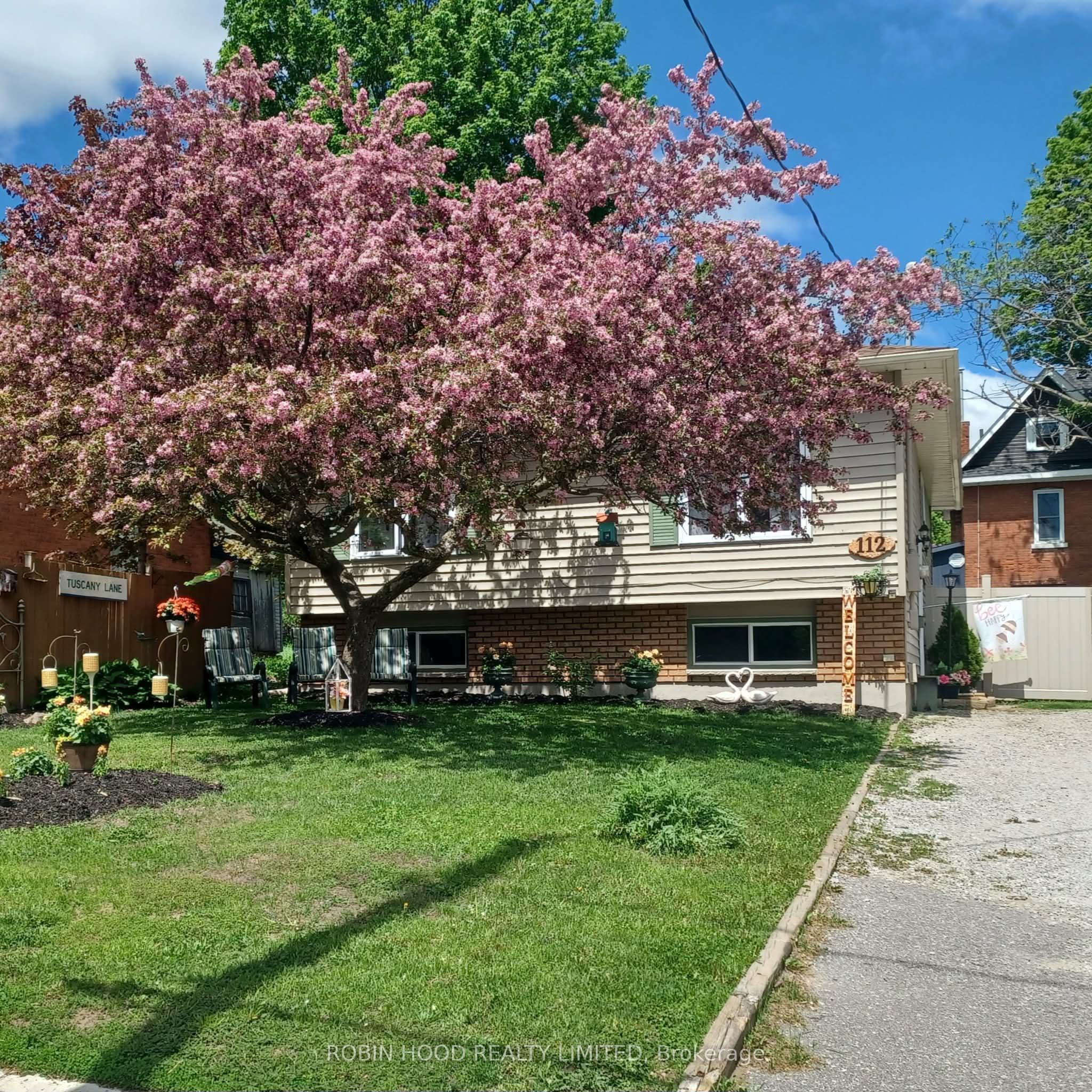 112 Borland Street photo 1