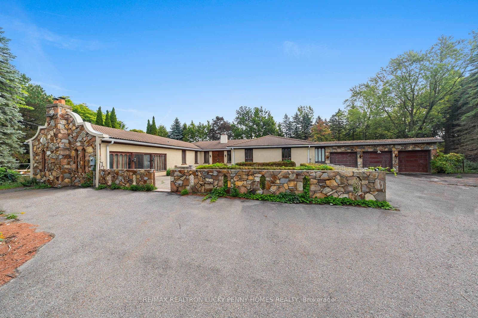6 Scandia Court photo 1