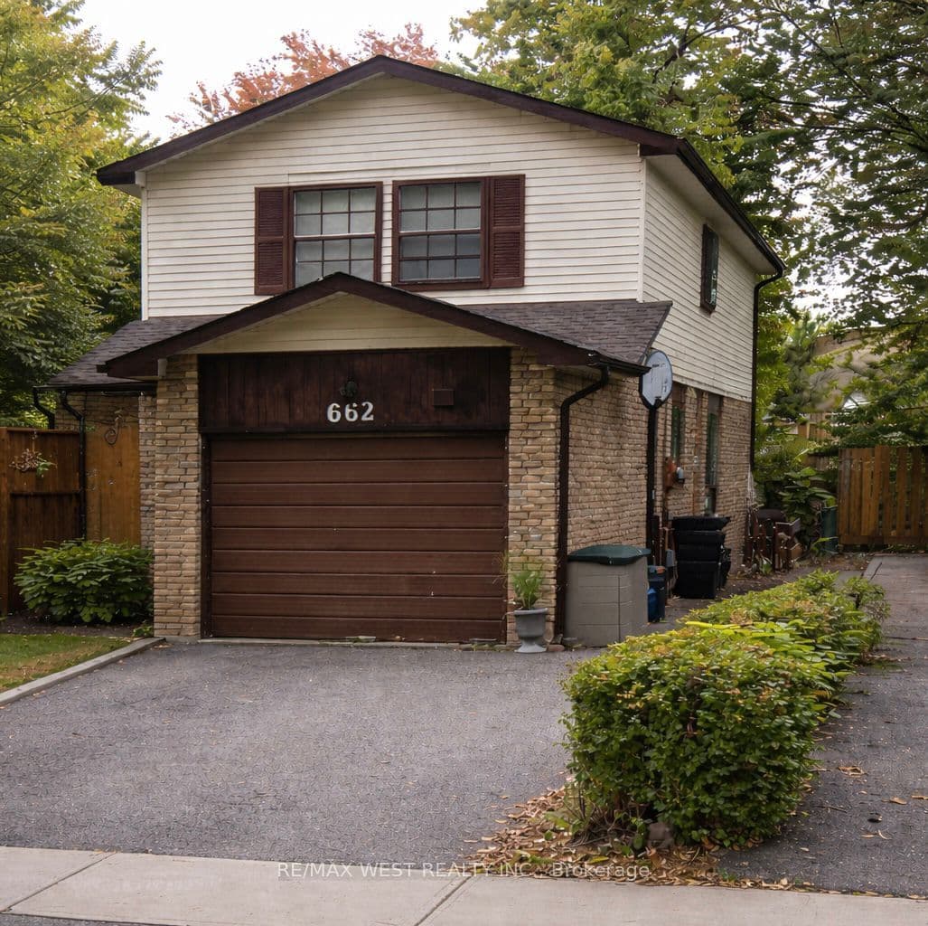 662 Balsam Crescent photo 1