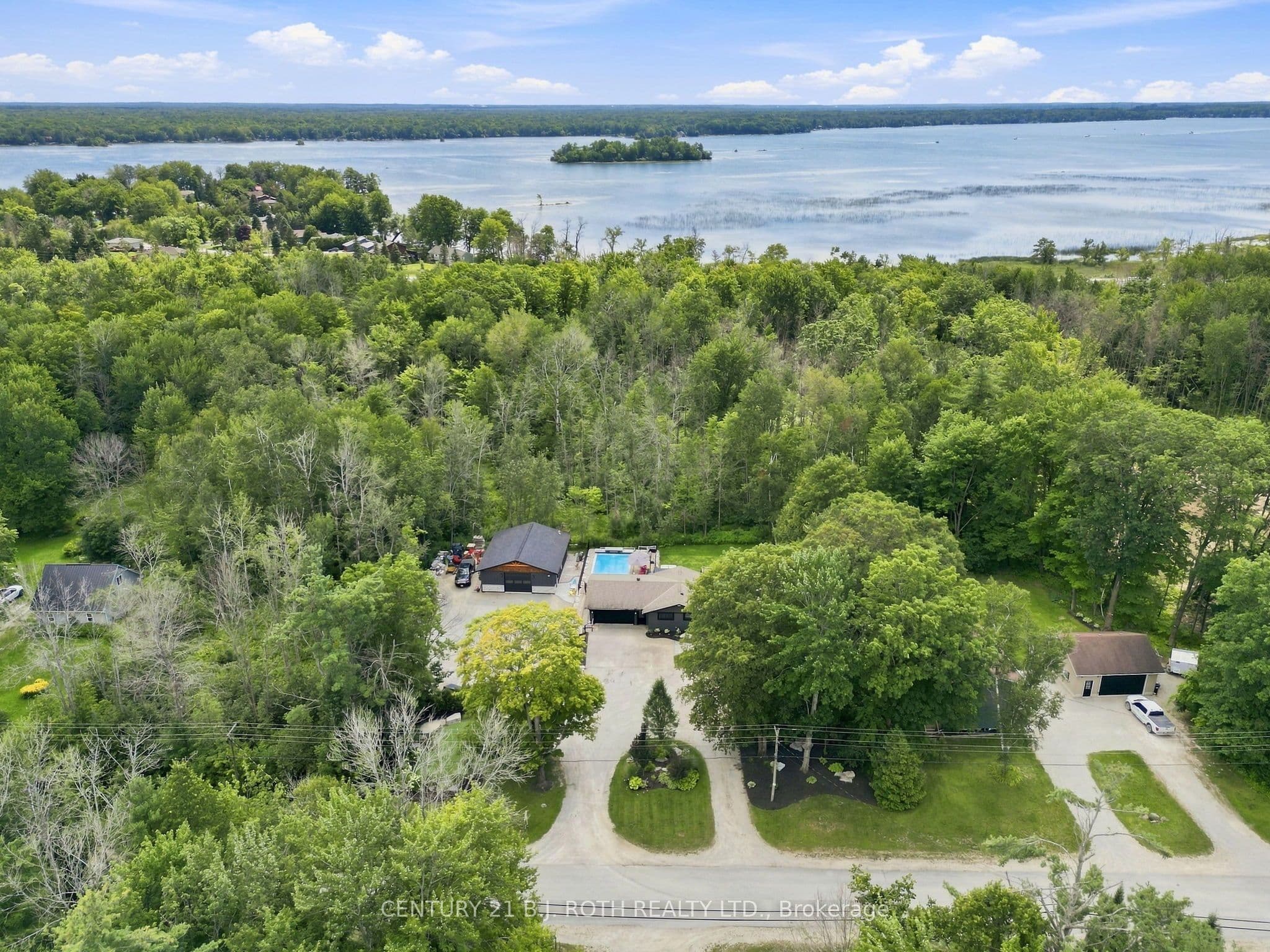 3779 Agnew Road photo 1