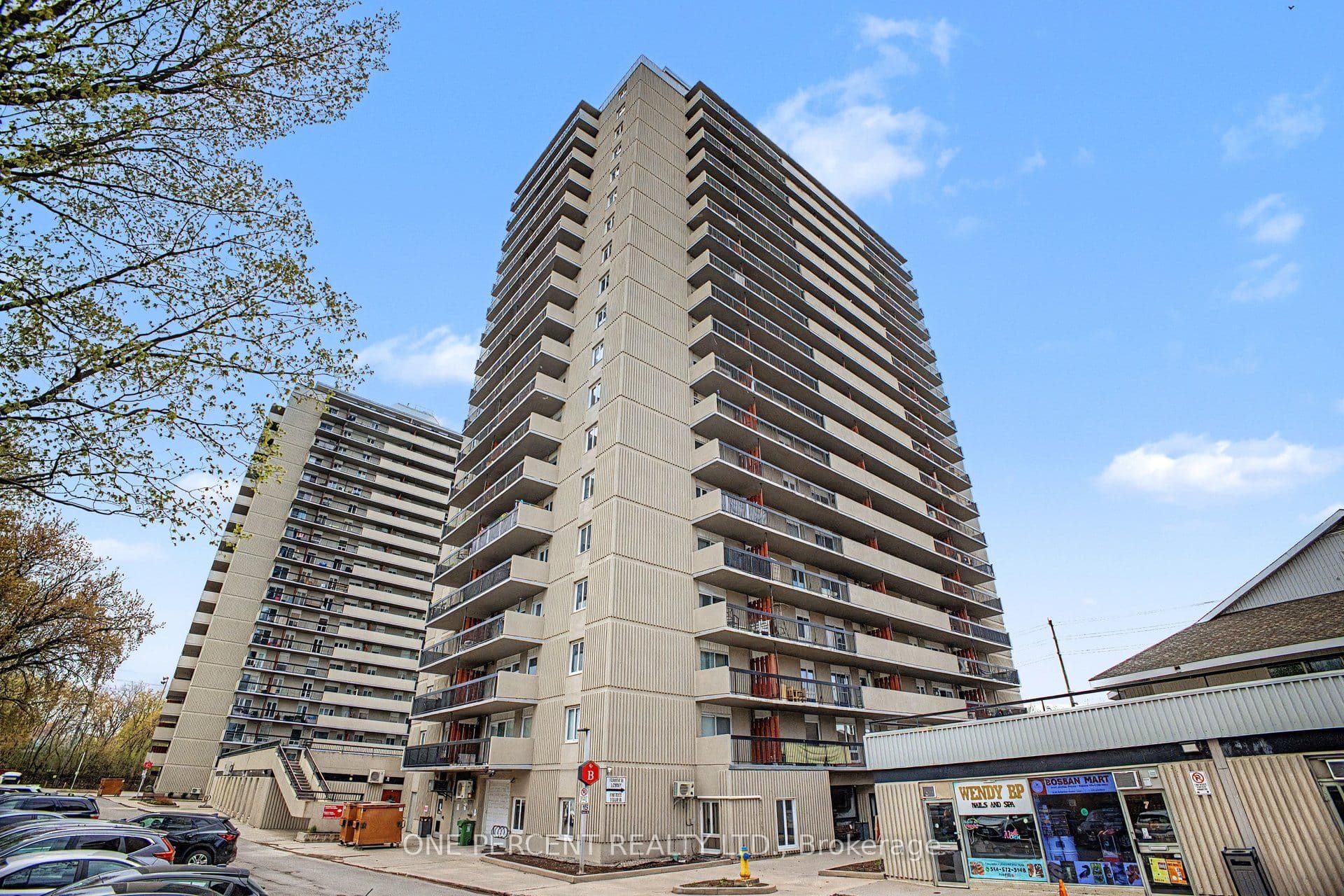 Unit 1807 158B McArthur Avenue photo 1