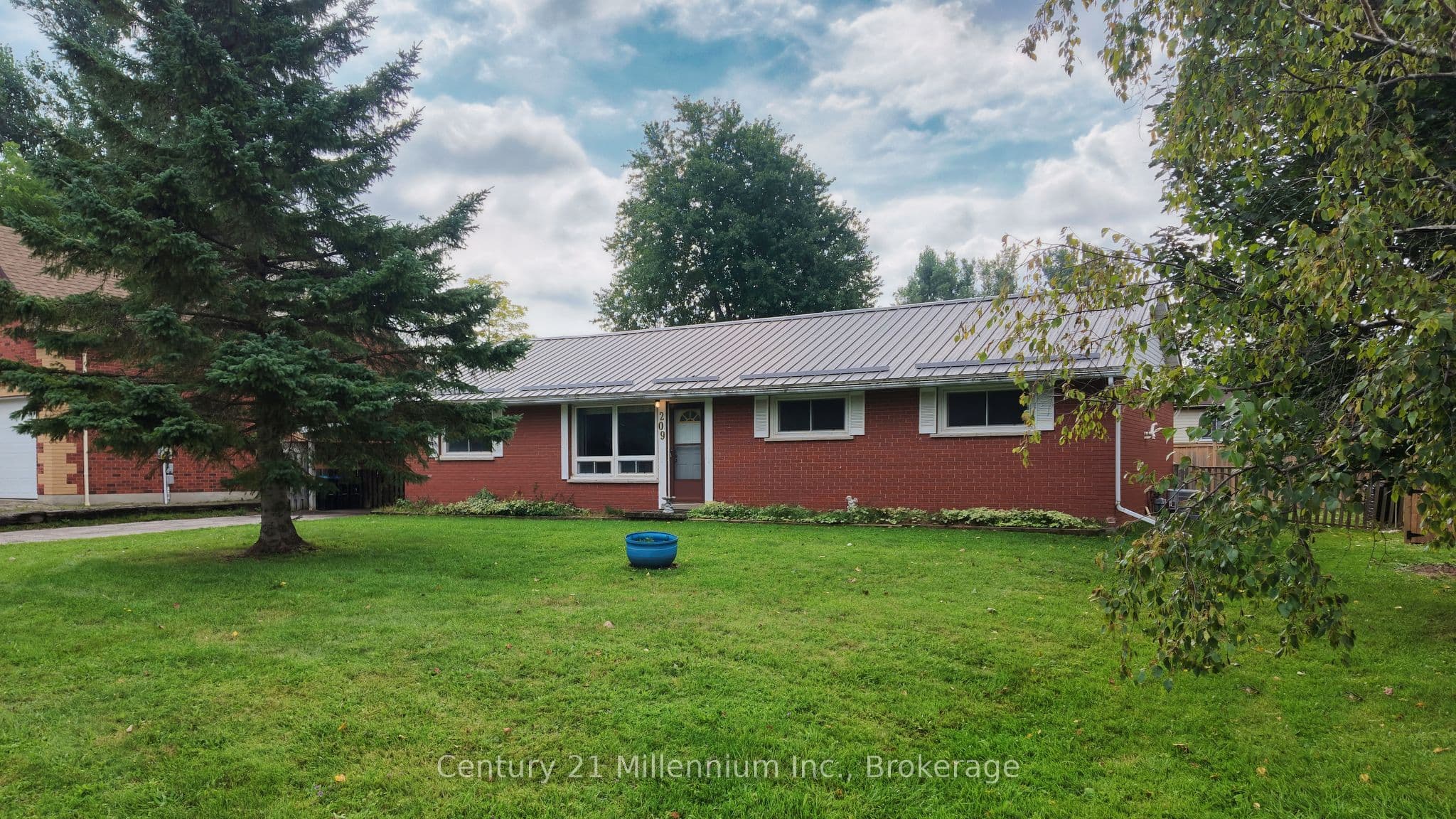 209 John Street photo 1
