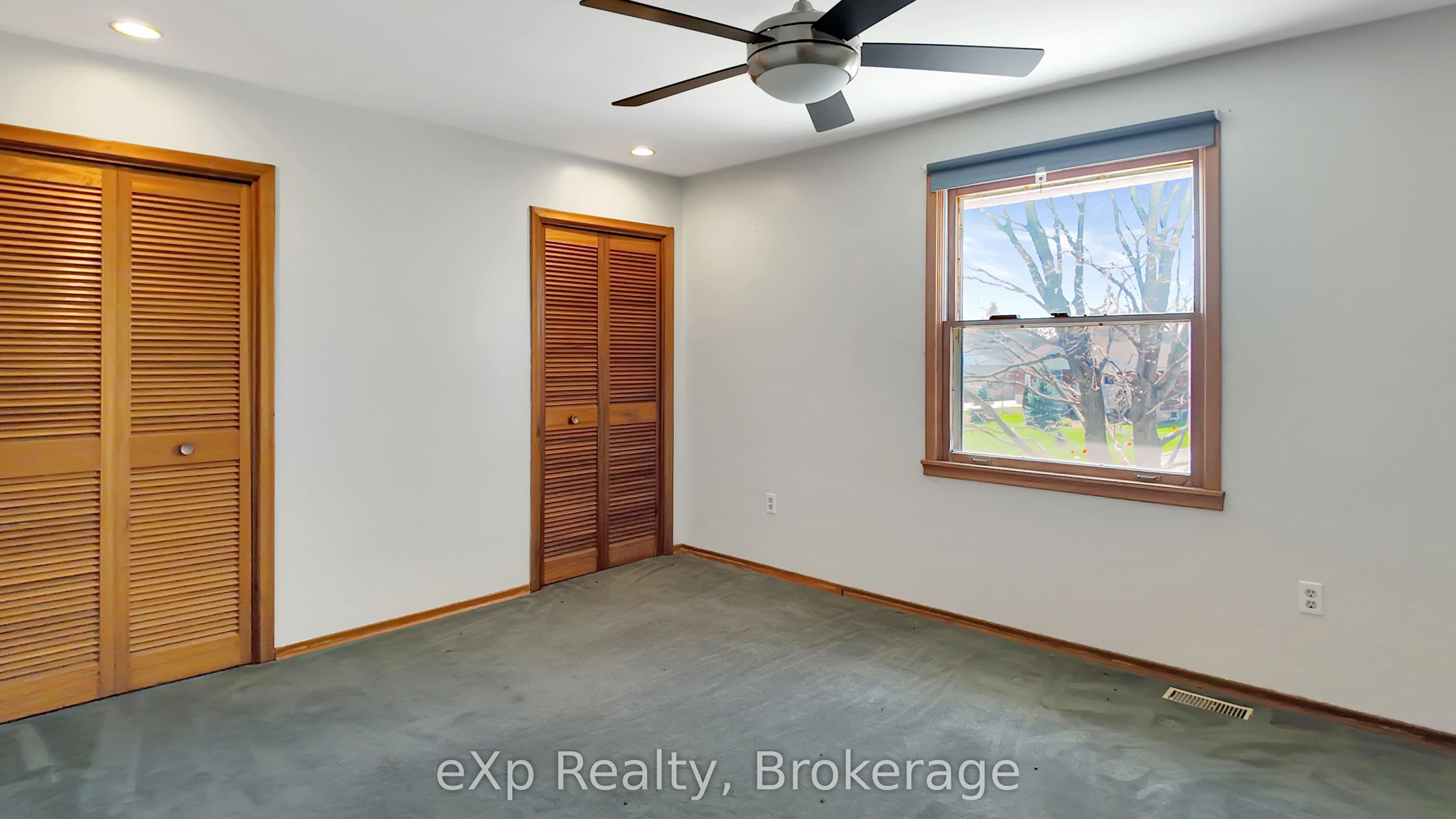 251 4th Avenue photo 1