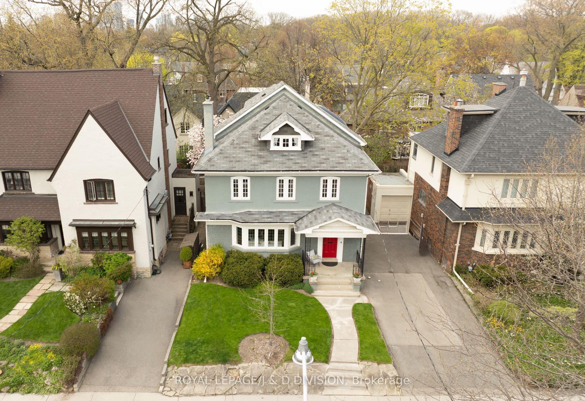 102 Ridge Drive photo 1