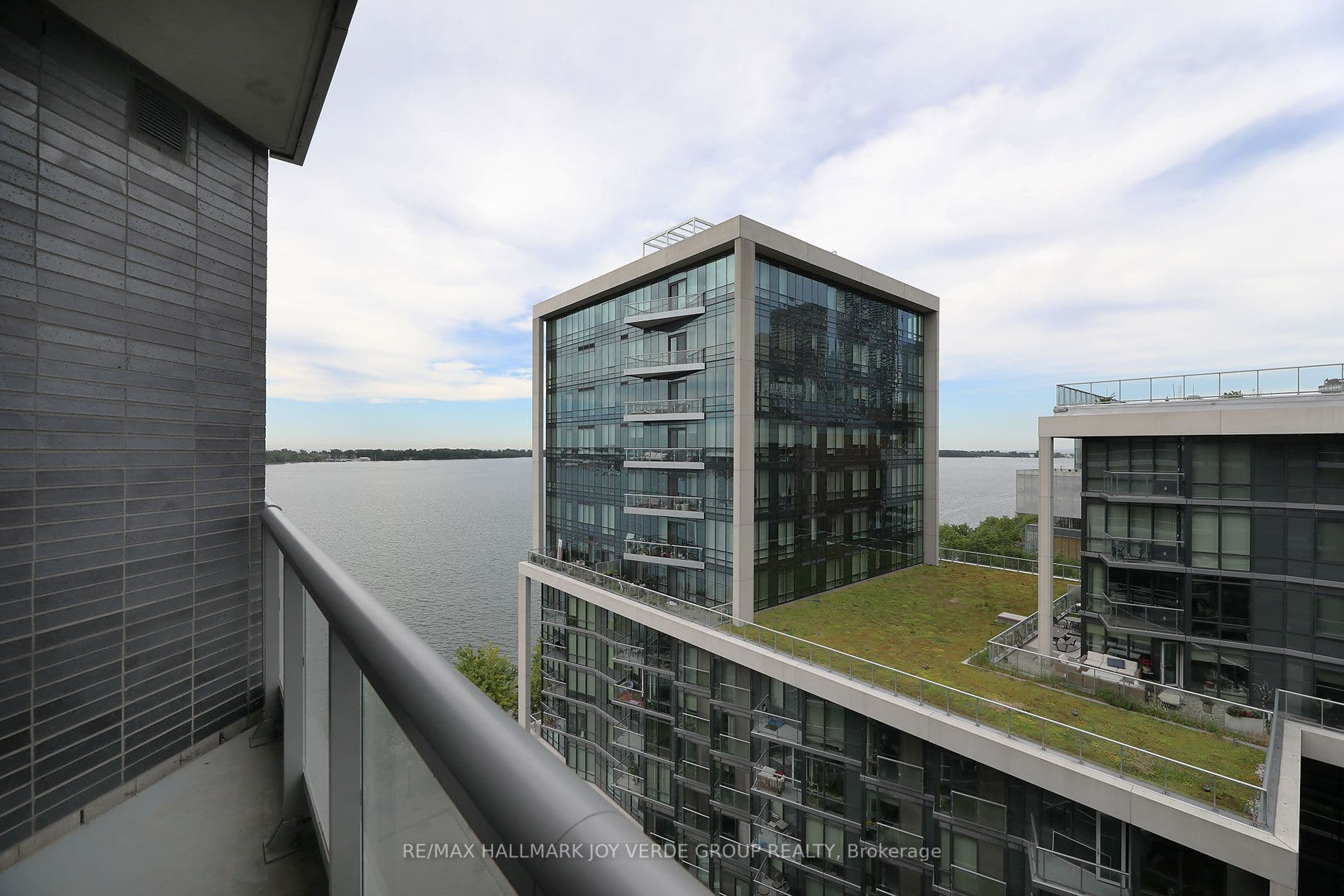 Unit PH36 1 Edgewater Drive photo 1