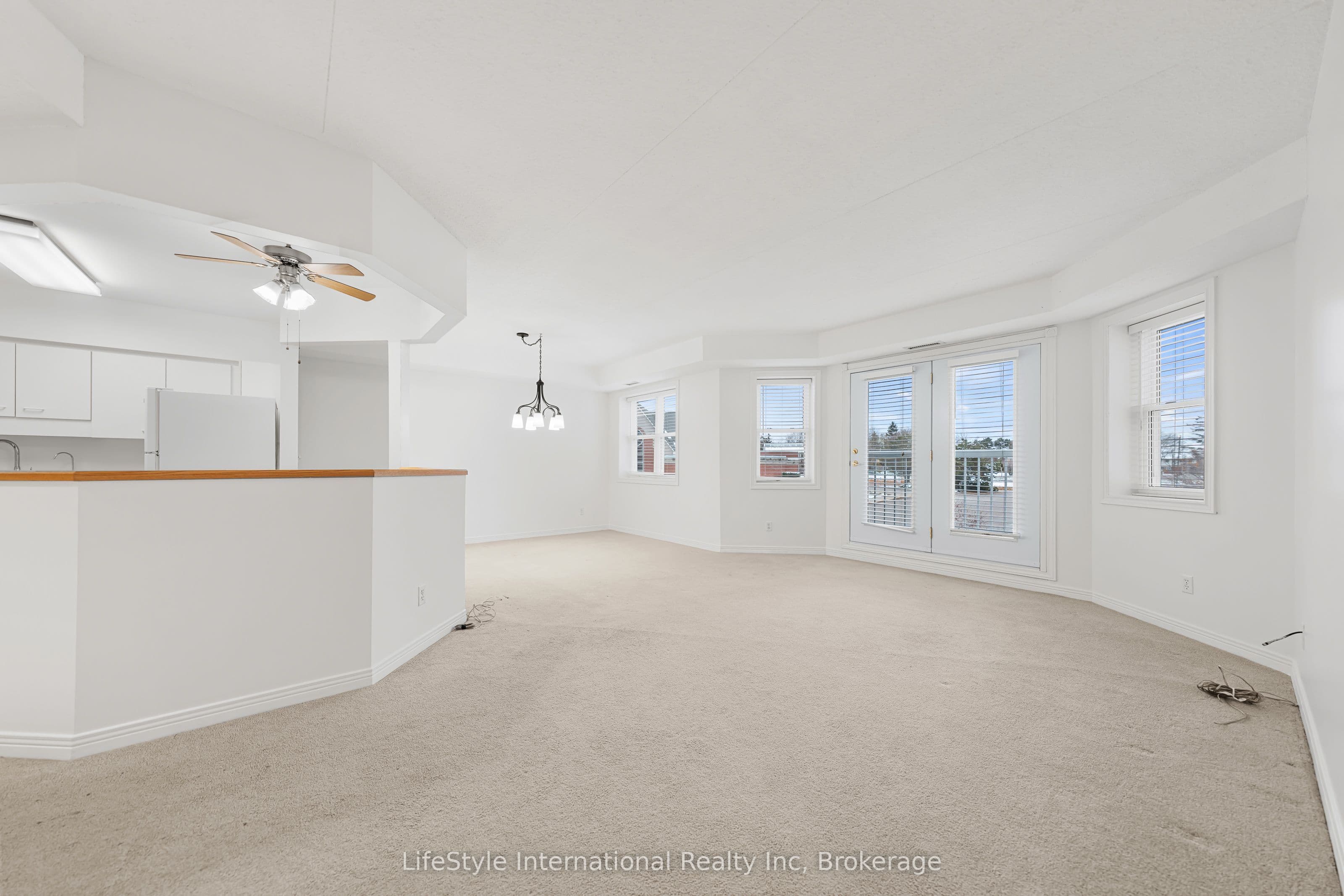 Unit 205 208 Silvercreek Parkway photo 1