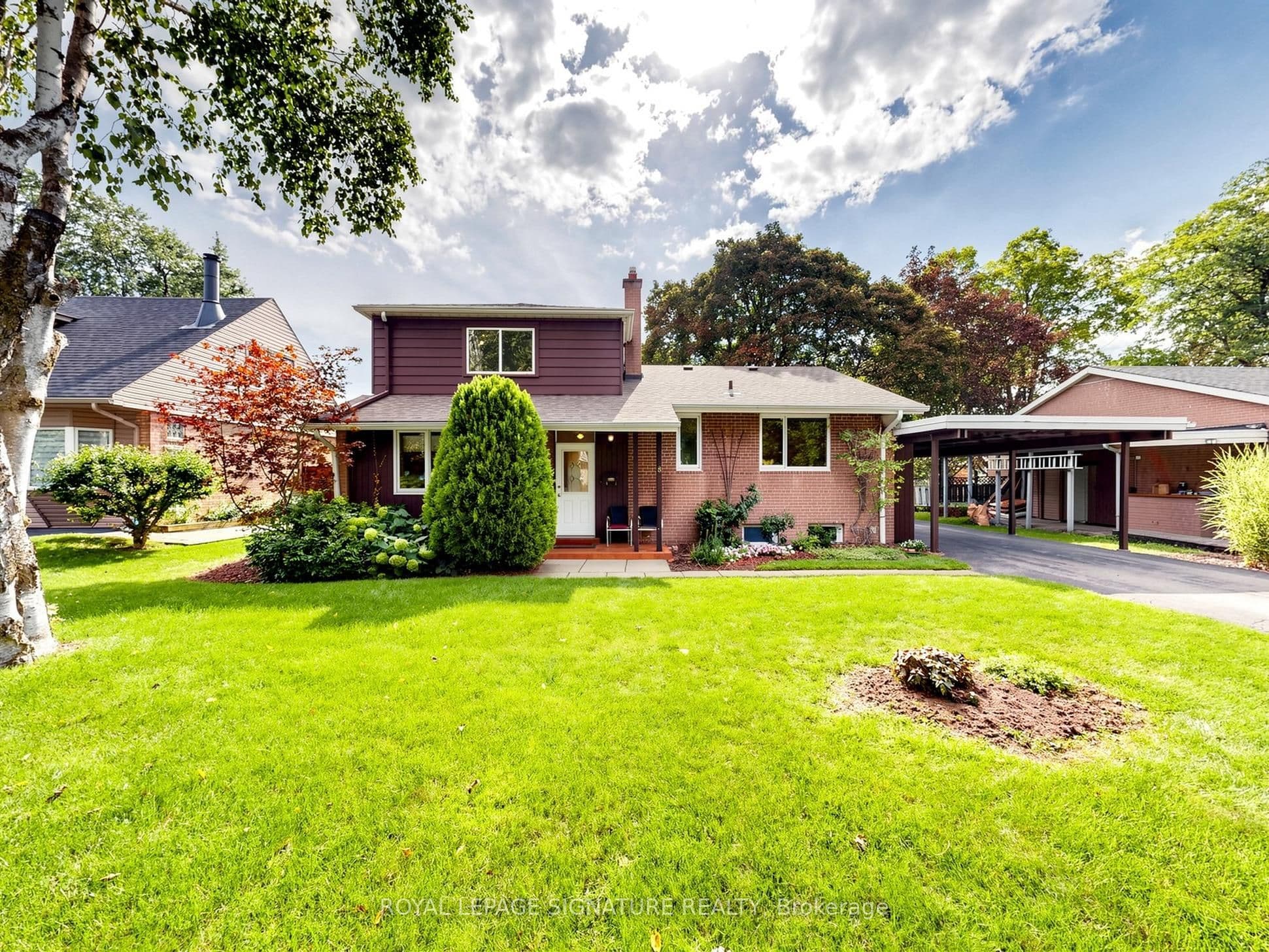 8 Ternhill Crescent photo 1