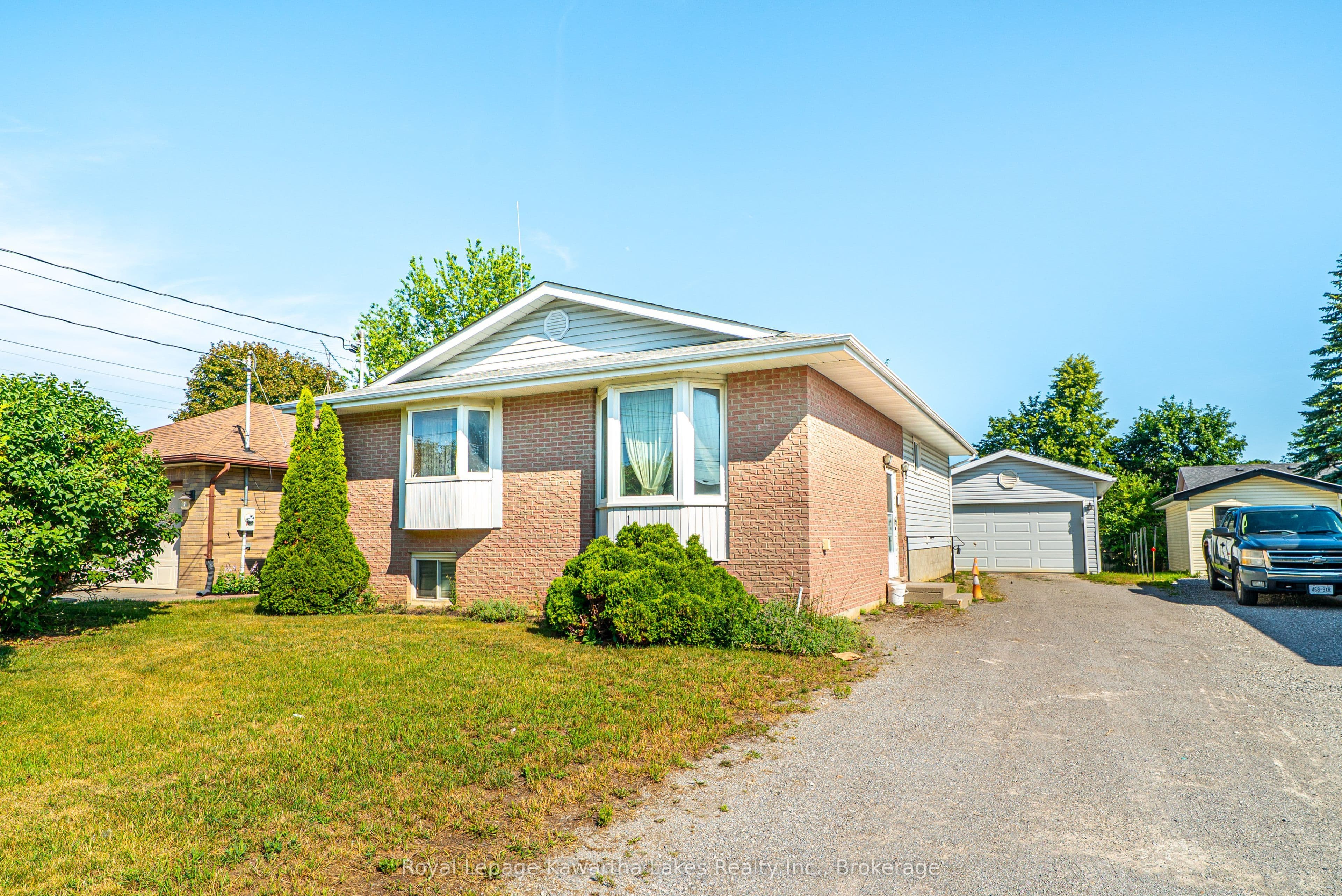 182 Colborne Street photo 1