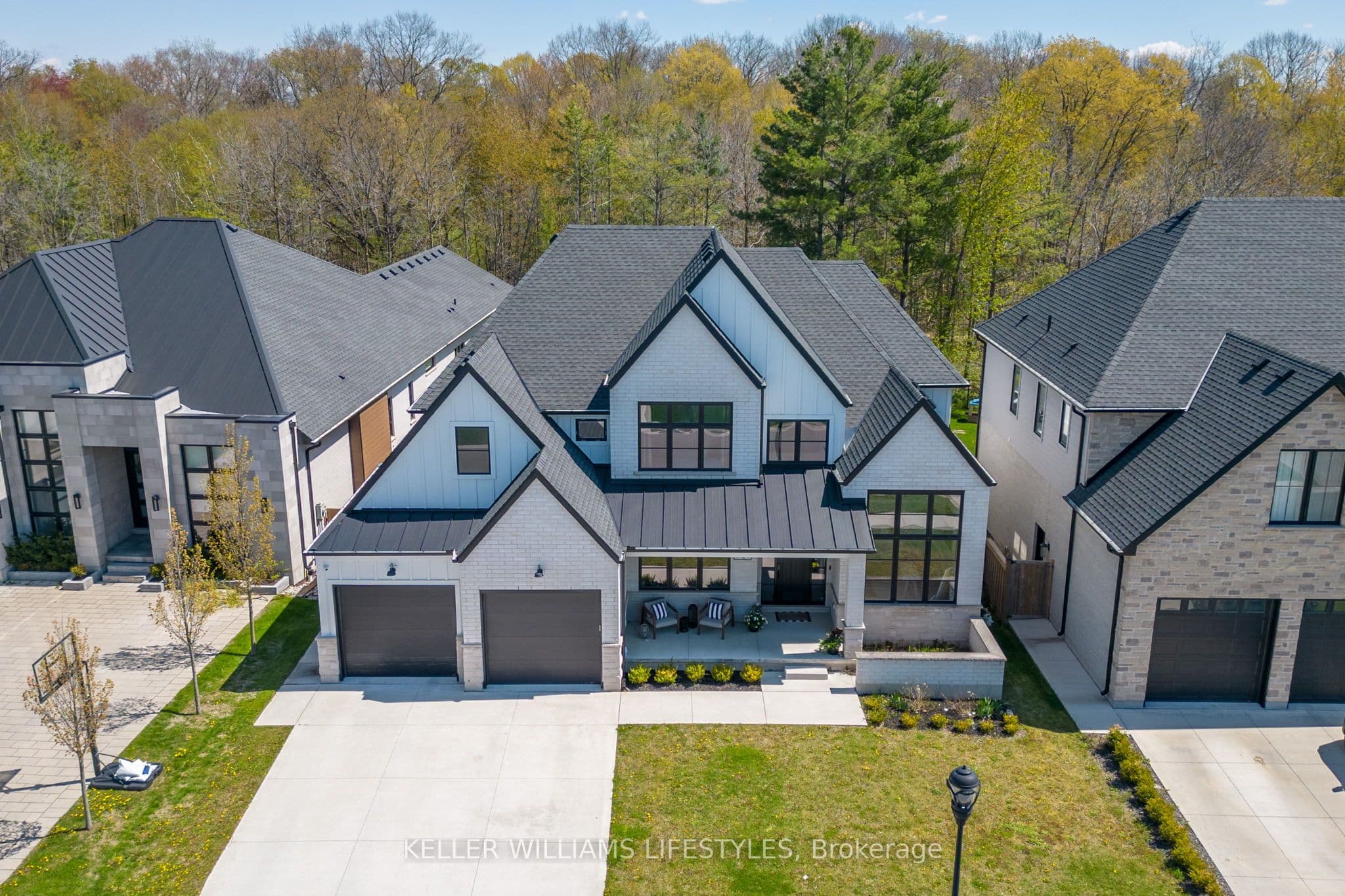 1724 Upper West Avenue photo 1