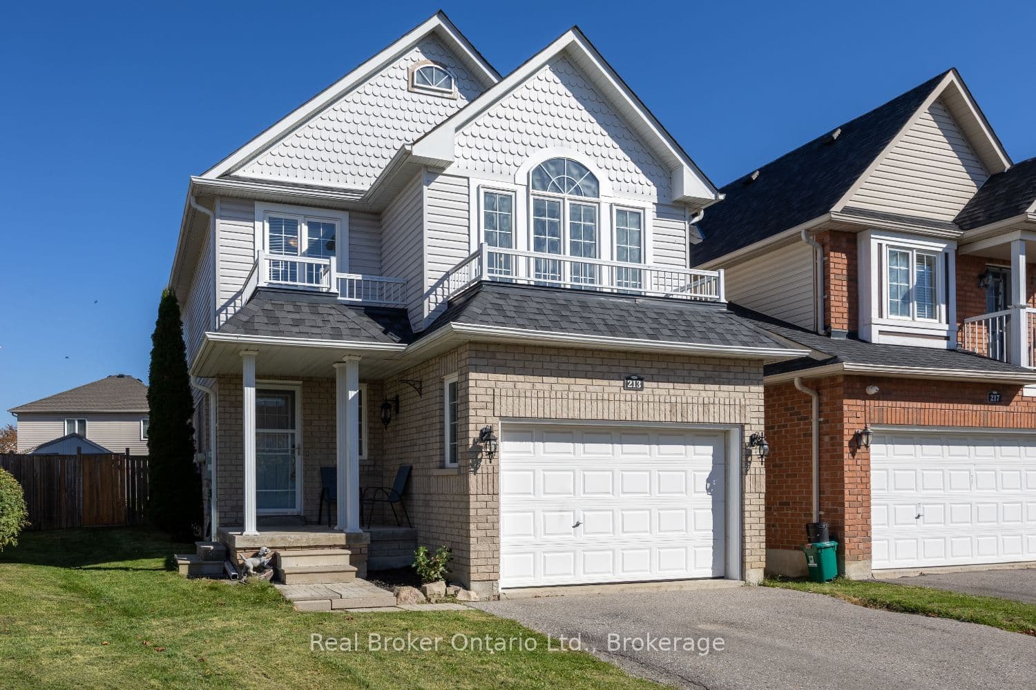 213 Hutton Place photo 1