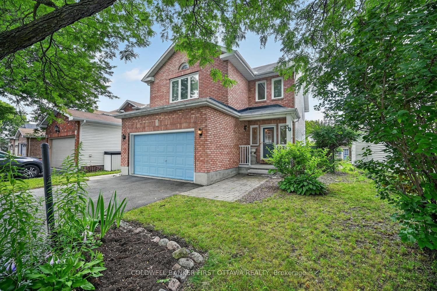 30 Rideaucrest Drive photo 1