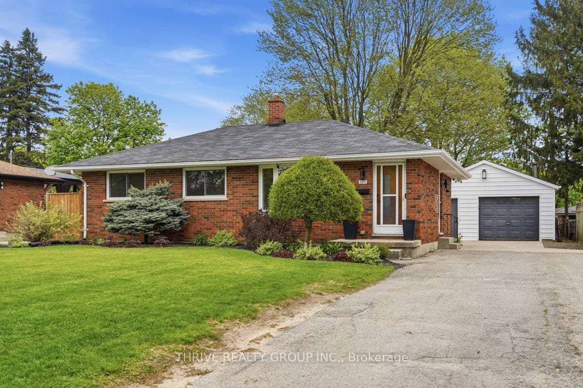 329 STRATHROYAL Avenue photo 1