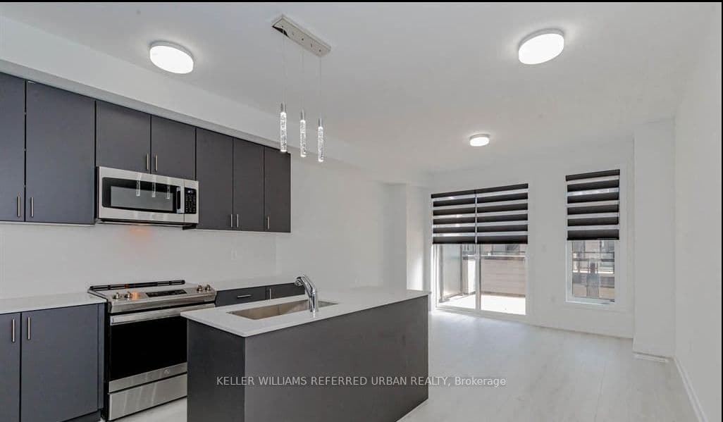 Unit Main 1579 Midland Avenue photo 1