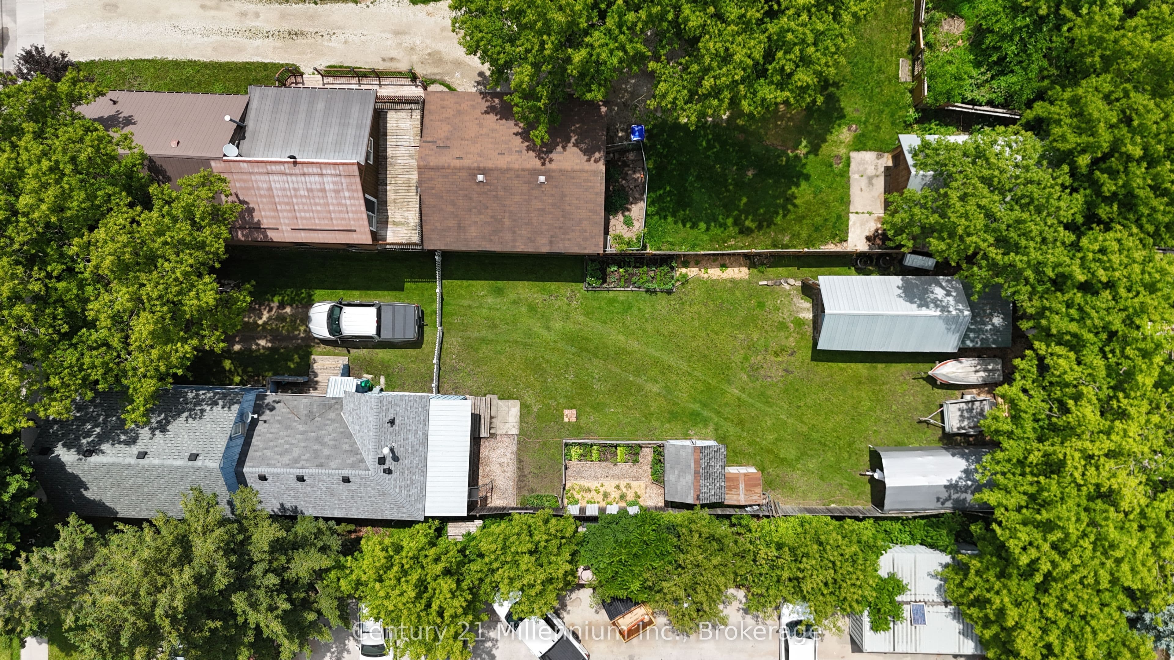 104 Spruce Street photo 1
