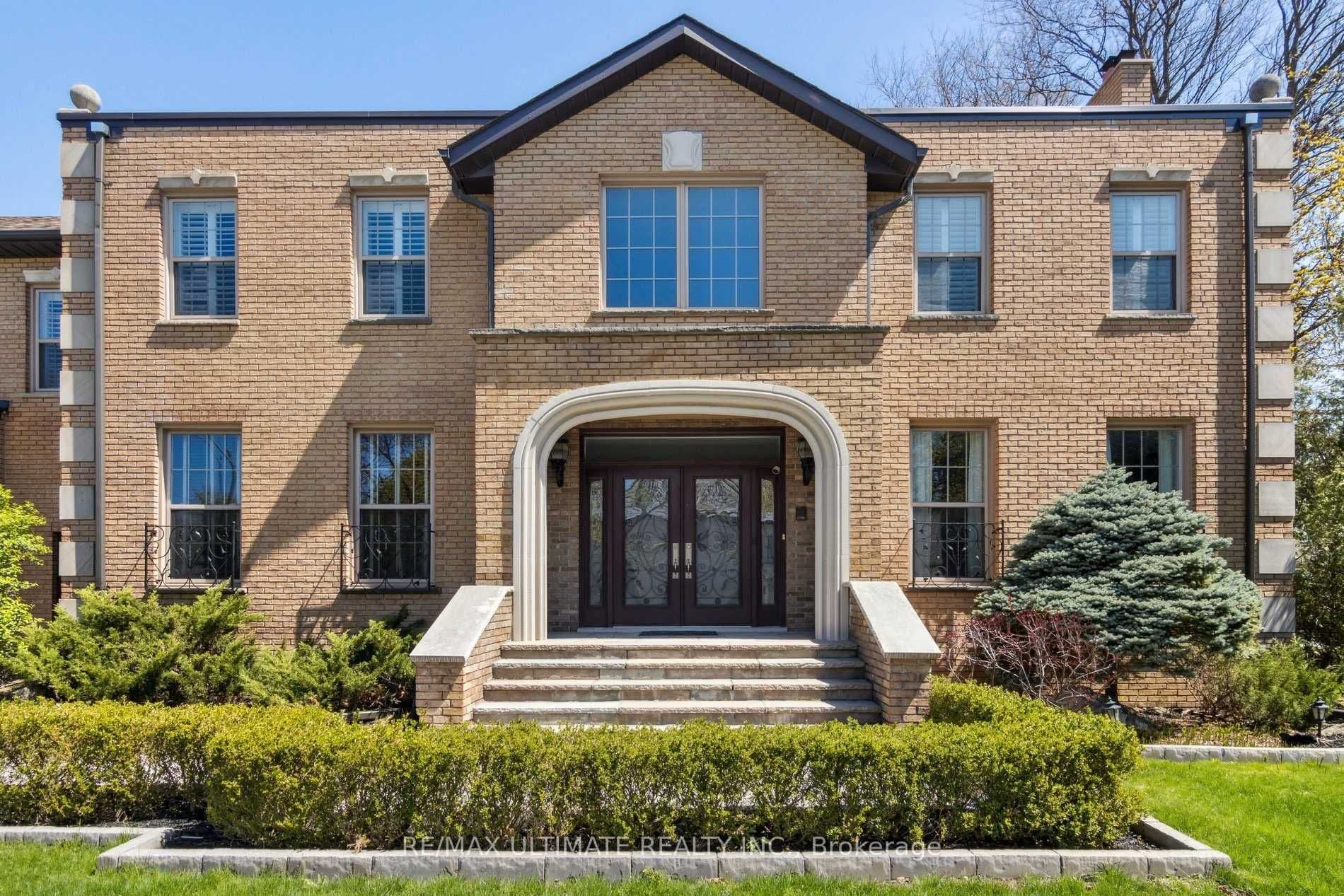 1 Versailles Court photo 1