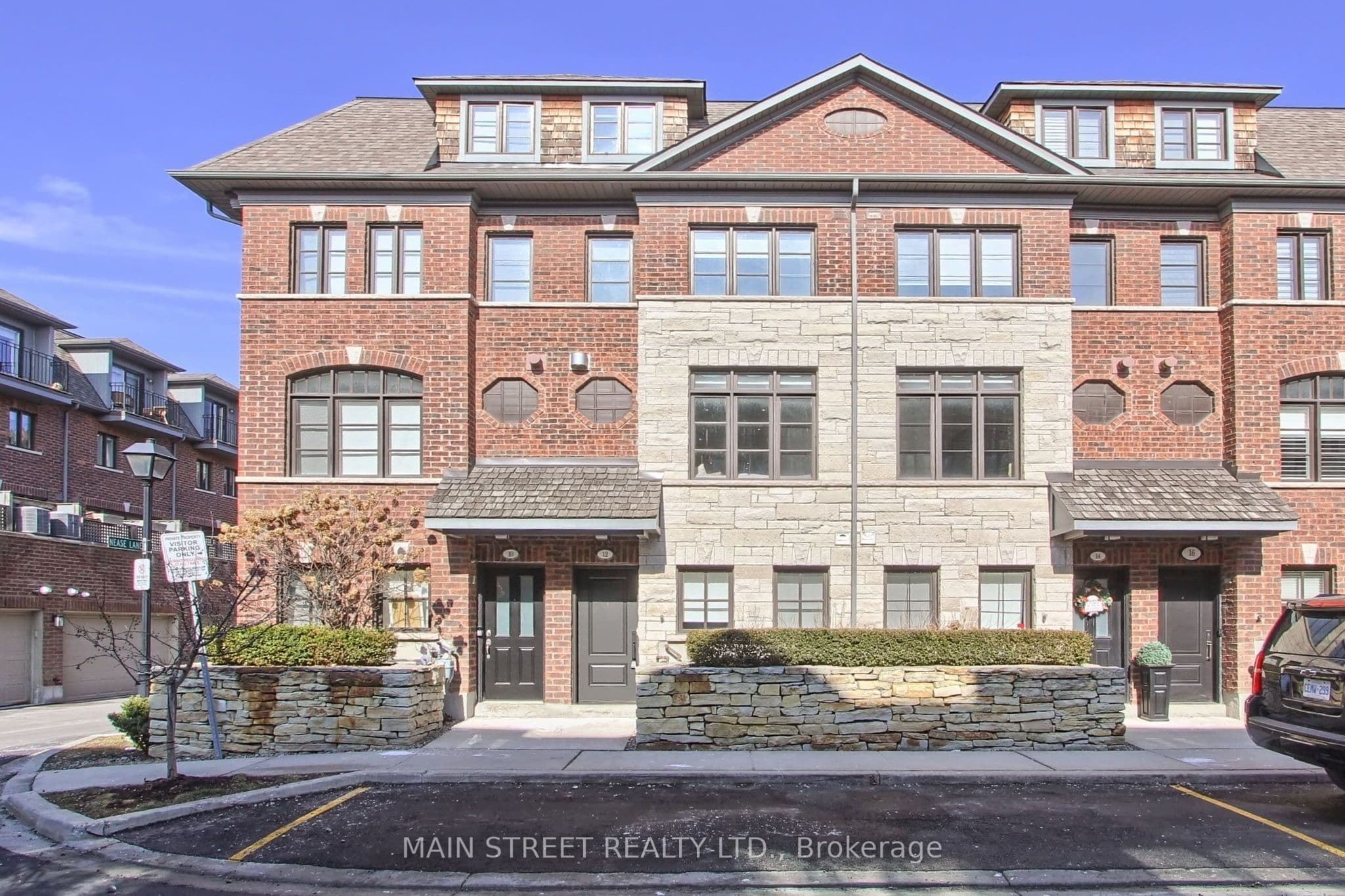 Unit 27 12 Powseland Crescent photo 1