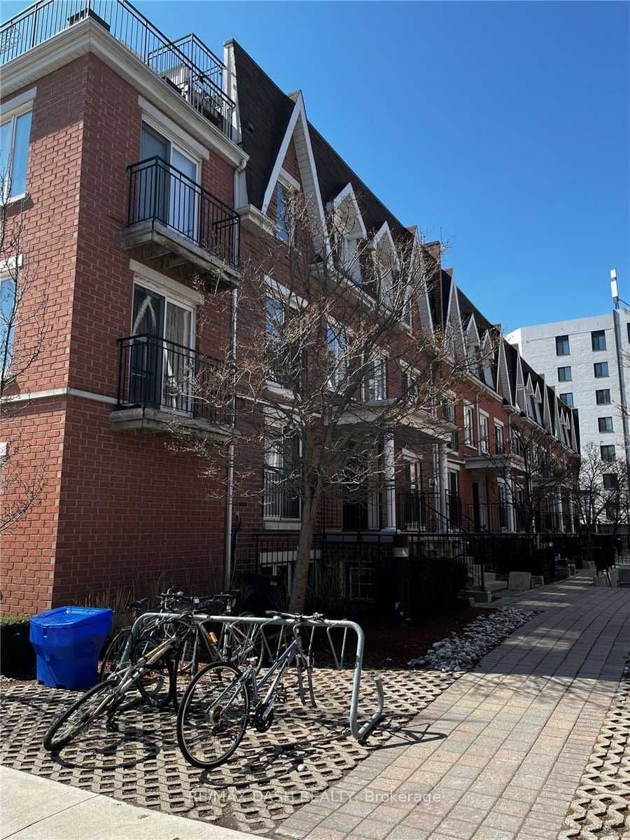 Unit 722 10 Laidlaw Street photo 1