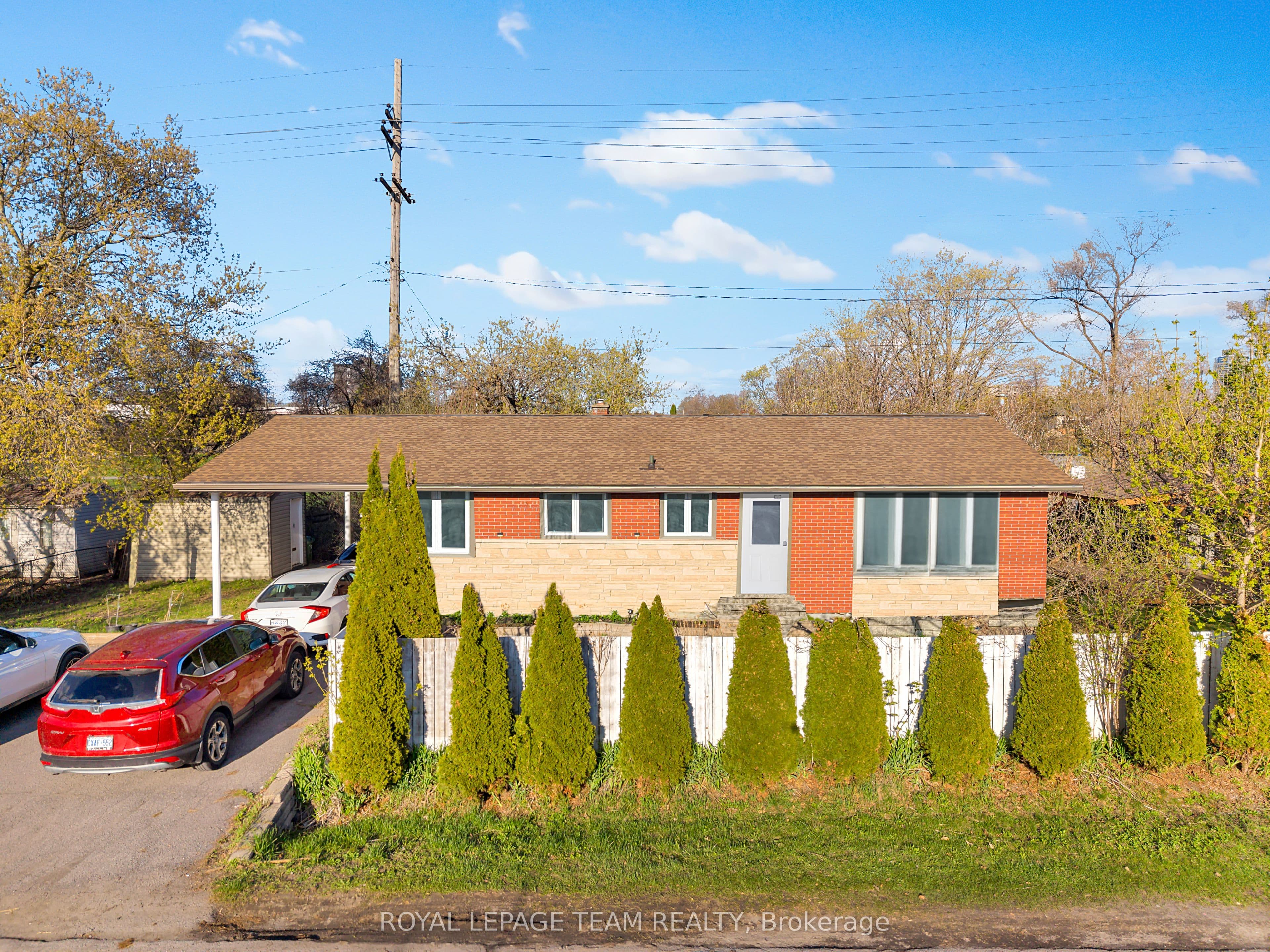 925 MOORVALE Street photo 1