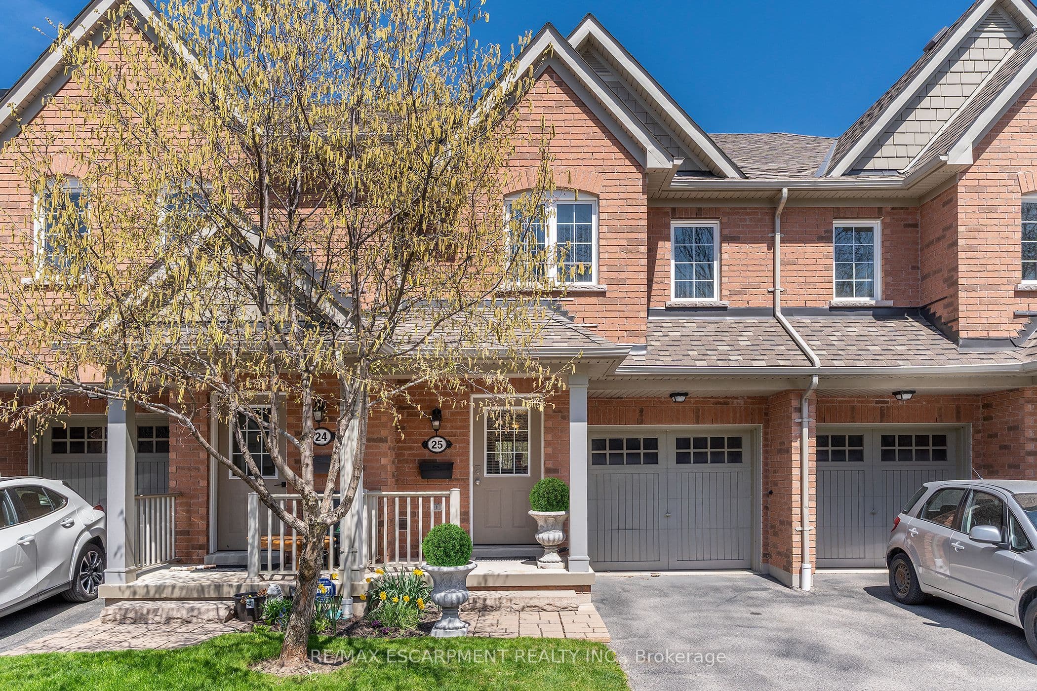 Unit 25 233 Duskywing Way photo 1