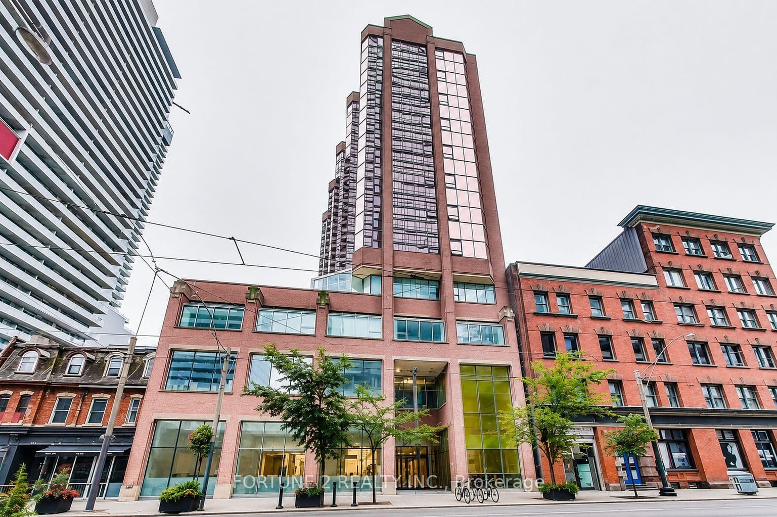 Unit 905 393 King Street photo 1