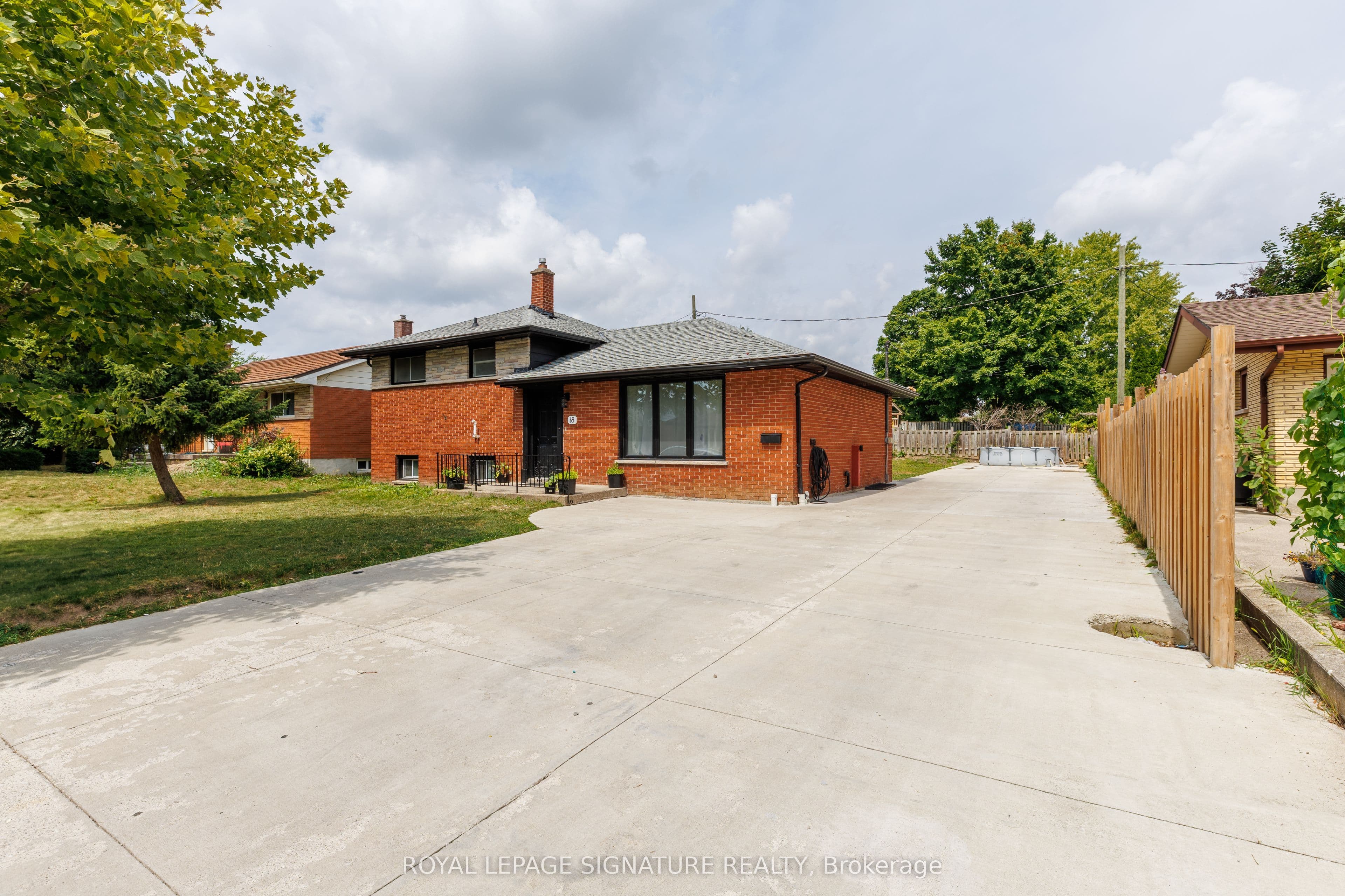 18 Silverdale Crescent photo 1