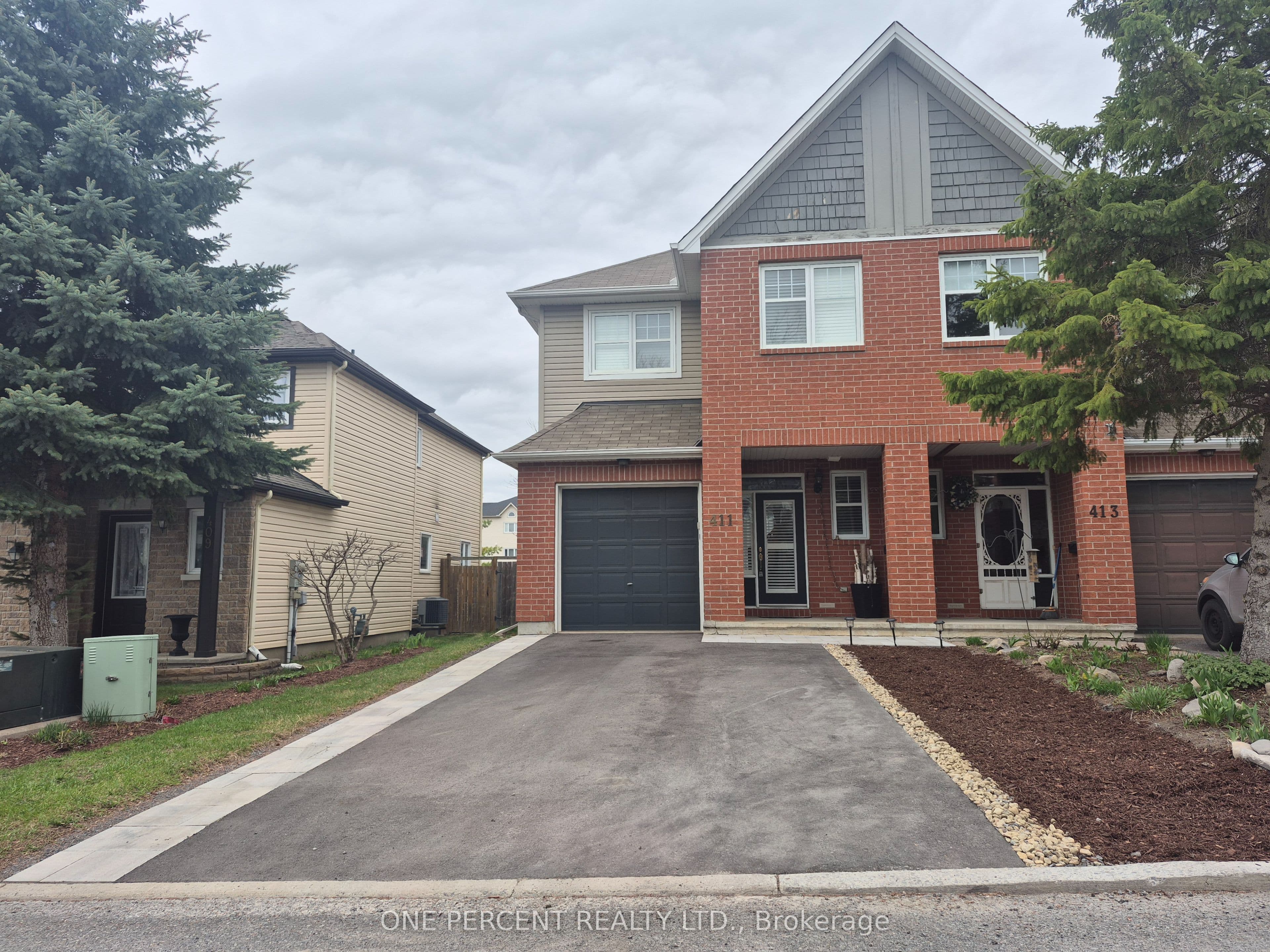 411 Cache Bay Crescent photo 1