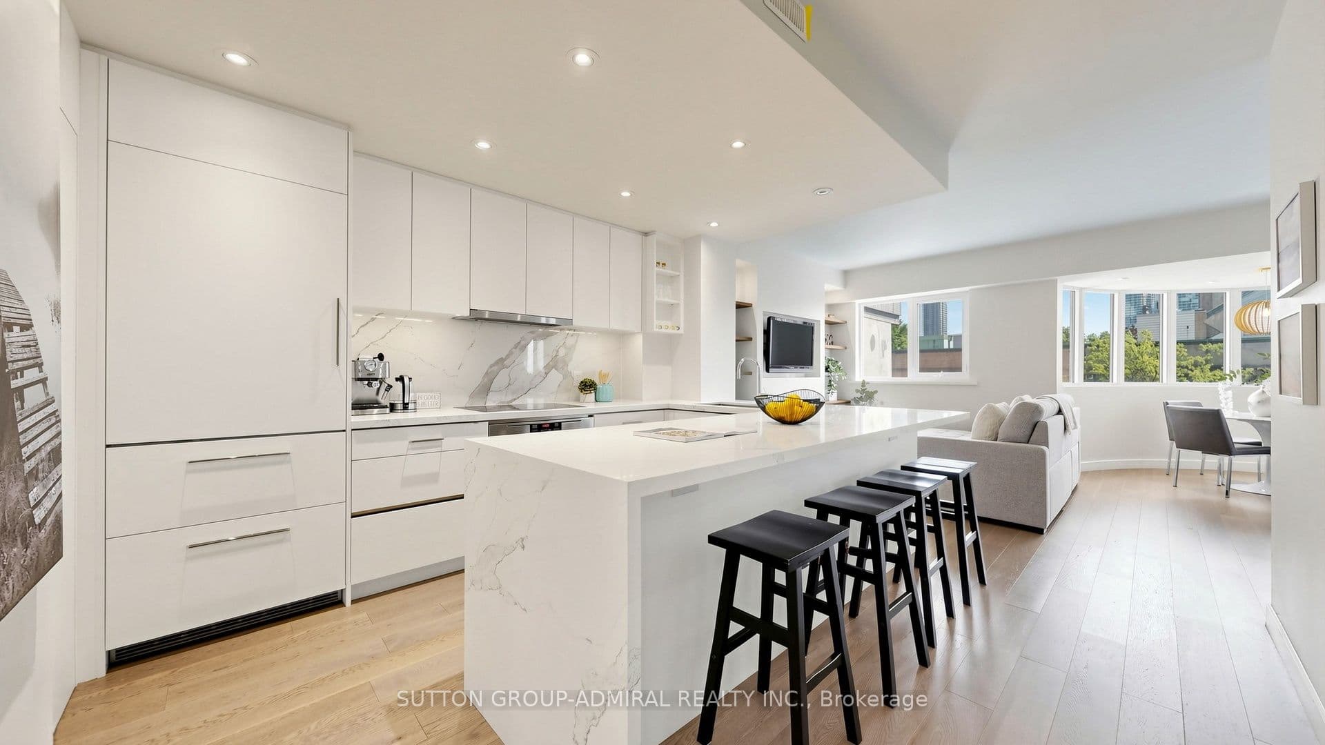 Unit TH16 80 Adelaide Street photo 1