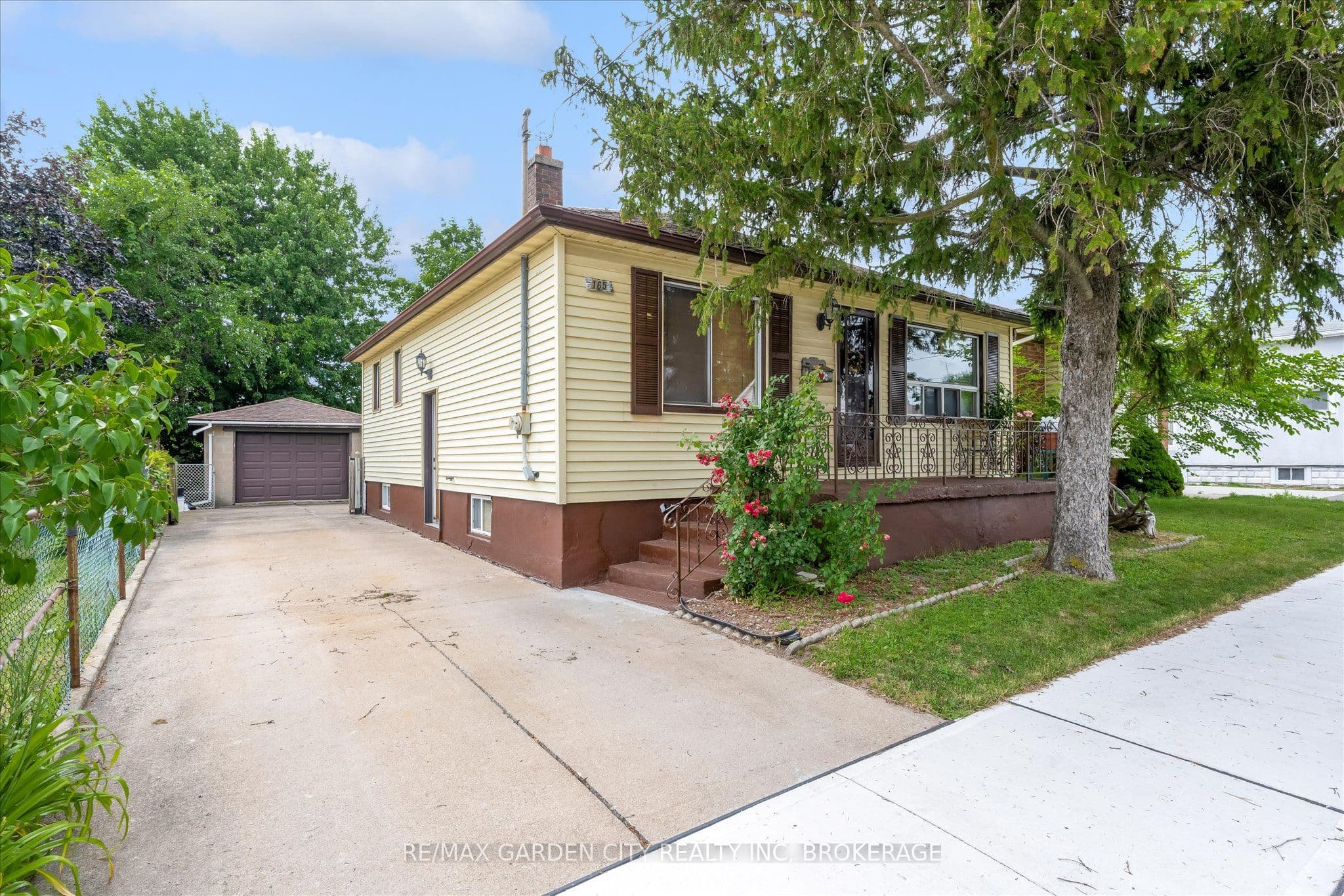 165 Pine Street photo 1