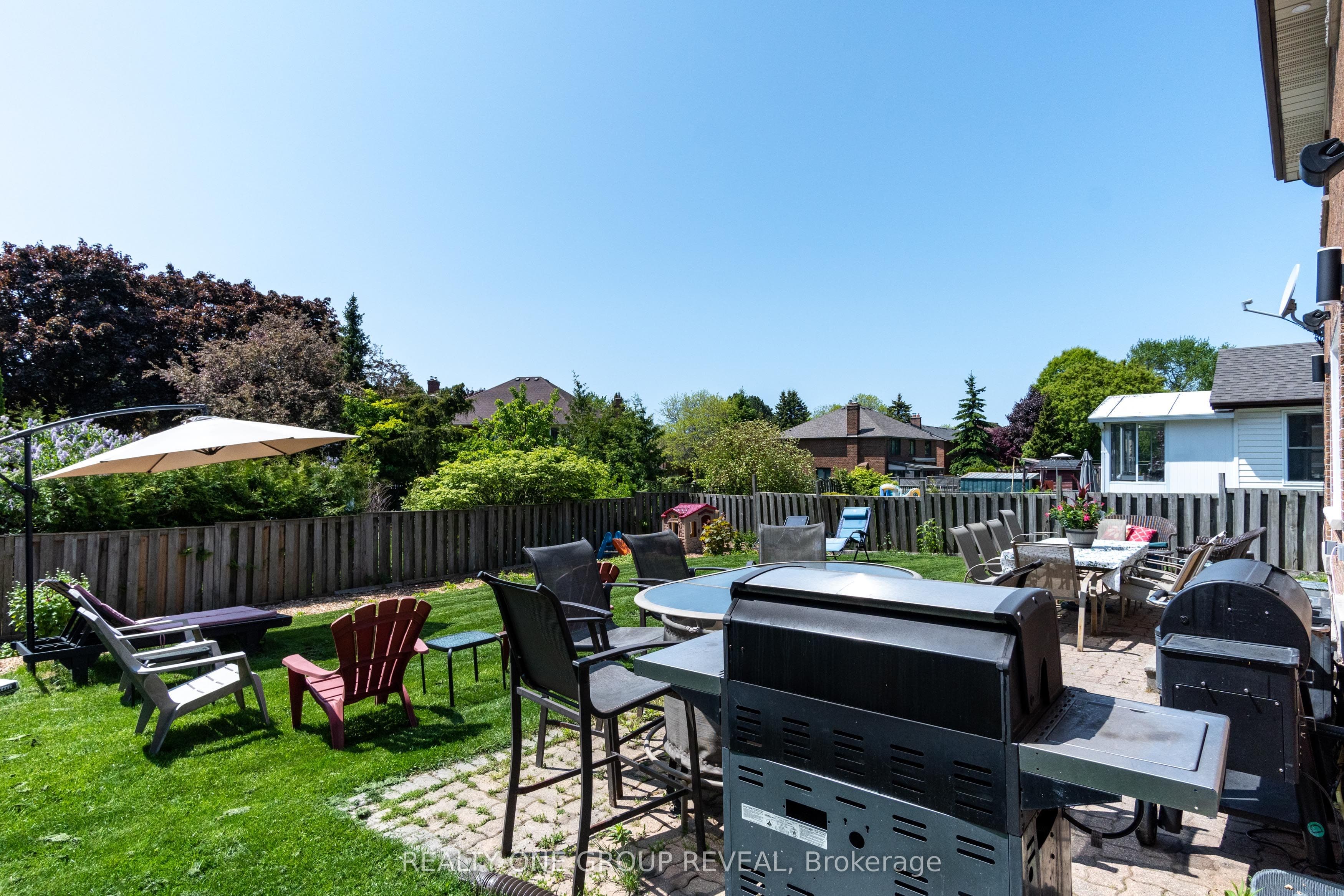 124 Bathgate Drive photo 1