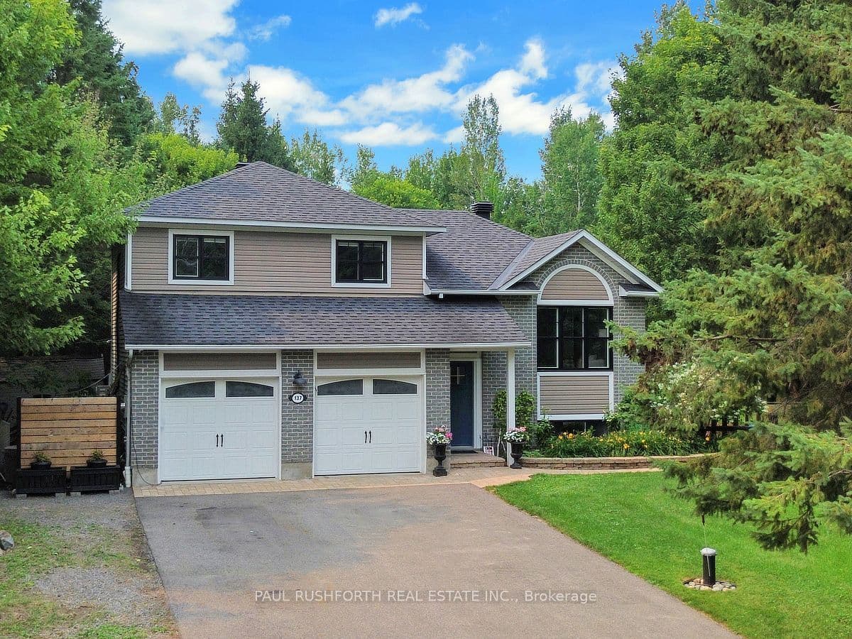 137 Oakwood Drive photo 1