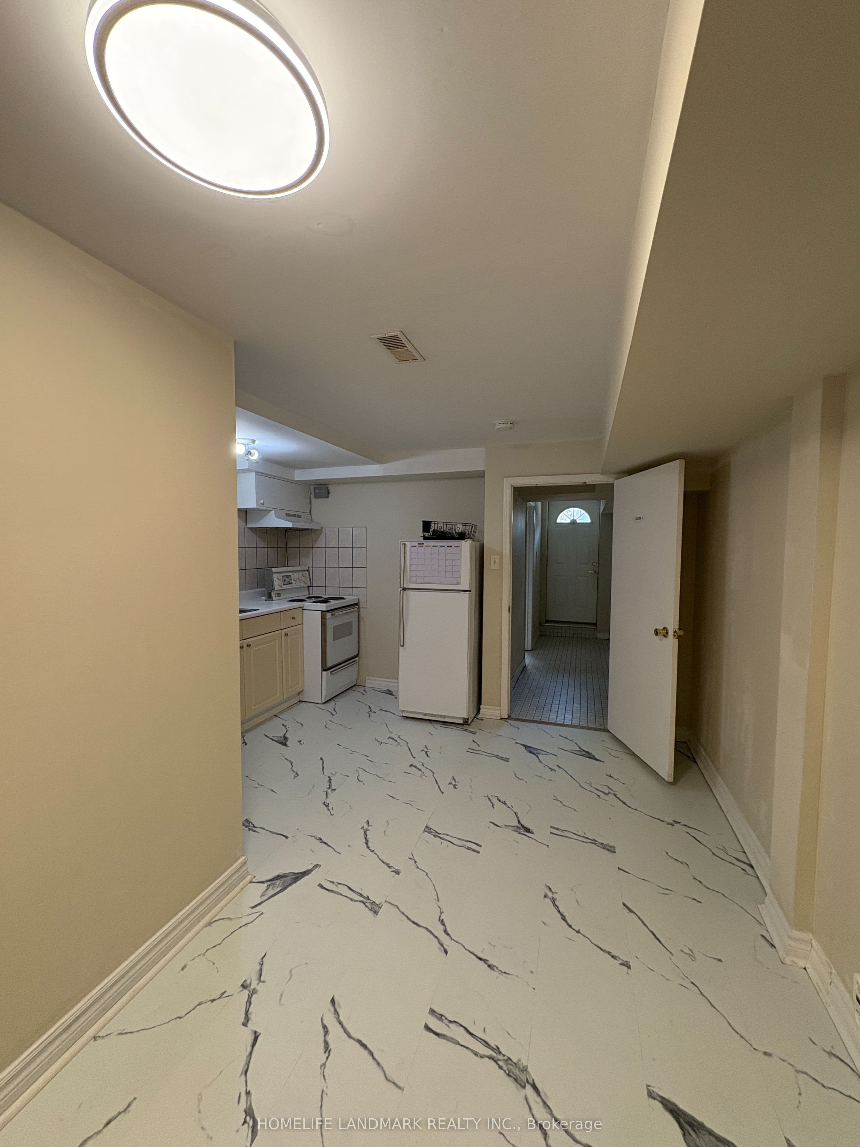 62 Cresthaven Drive photo 1