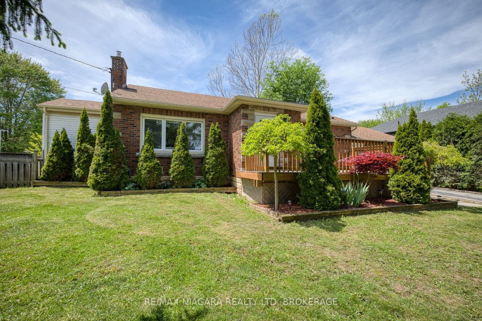 31 Carlton Avenue photo 1