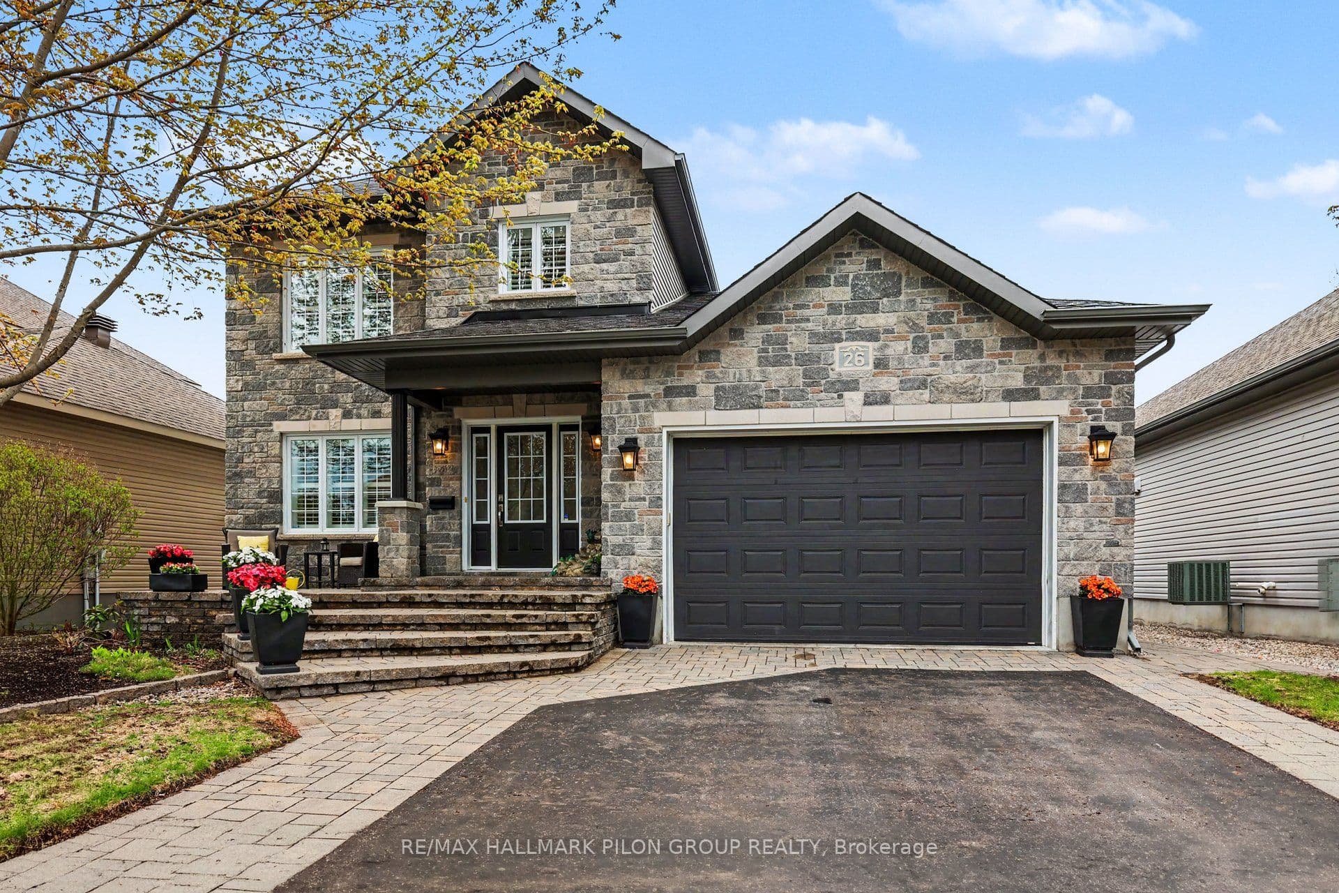 26 Honore Crescent photo 1