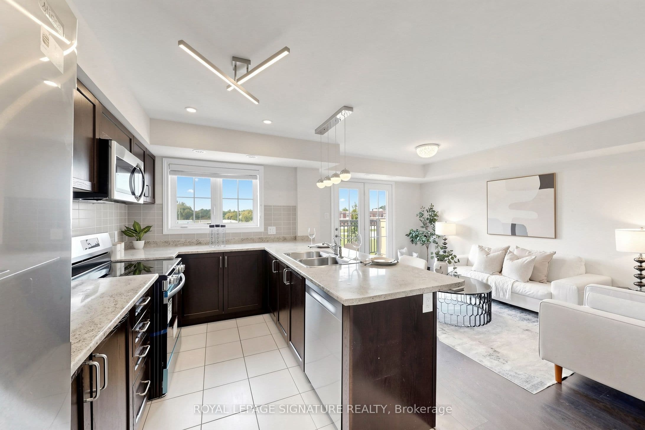 Unit 11 2441 Greenwich Drive photo 1