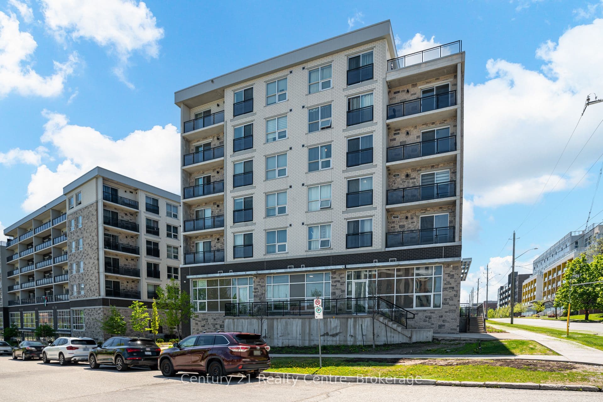 Unit F 103 275 Larch Street photo 1