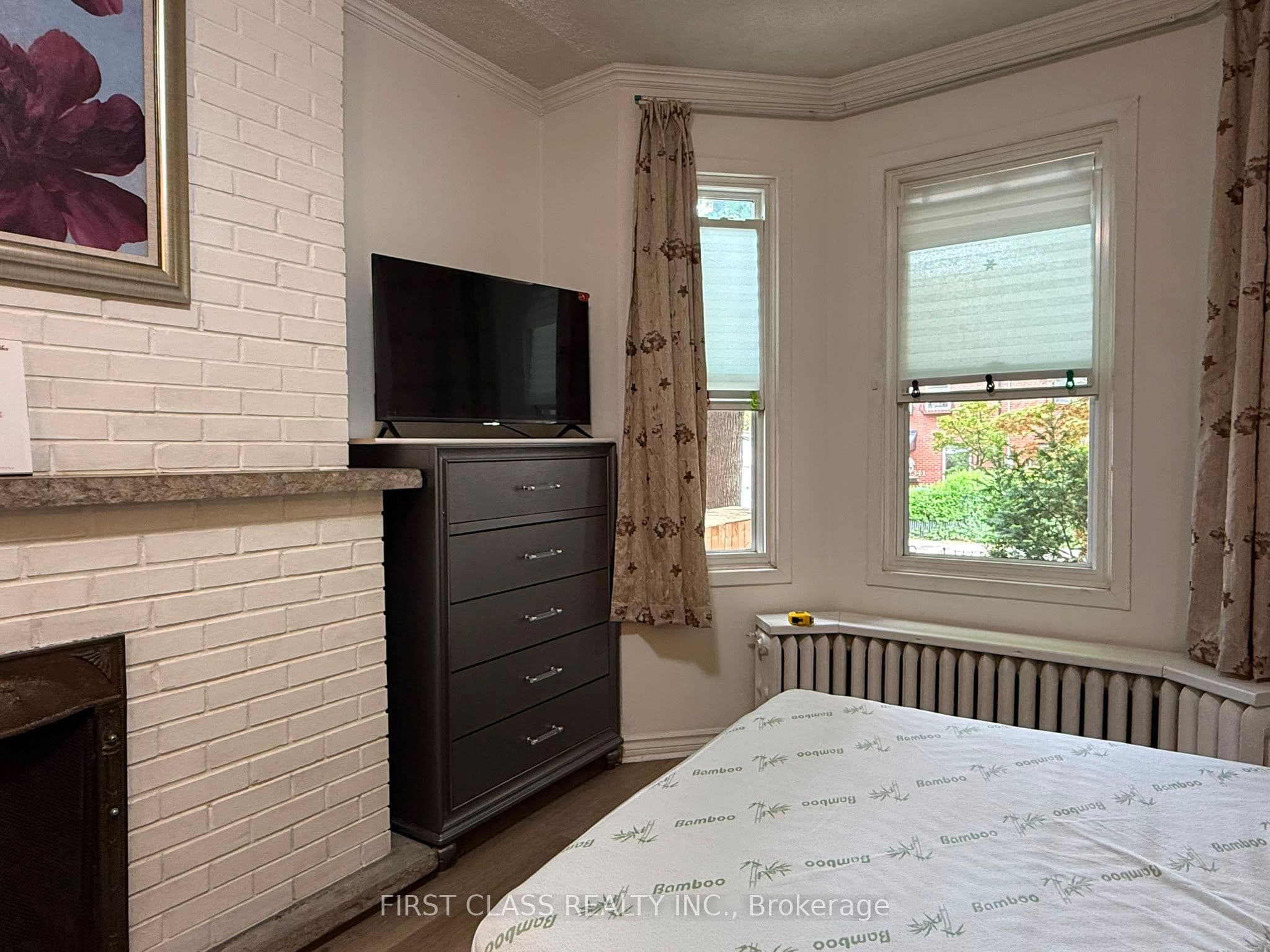 Unit 1A 366 Lippincott Street photo 1