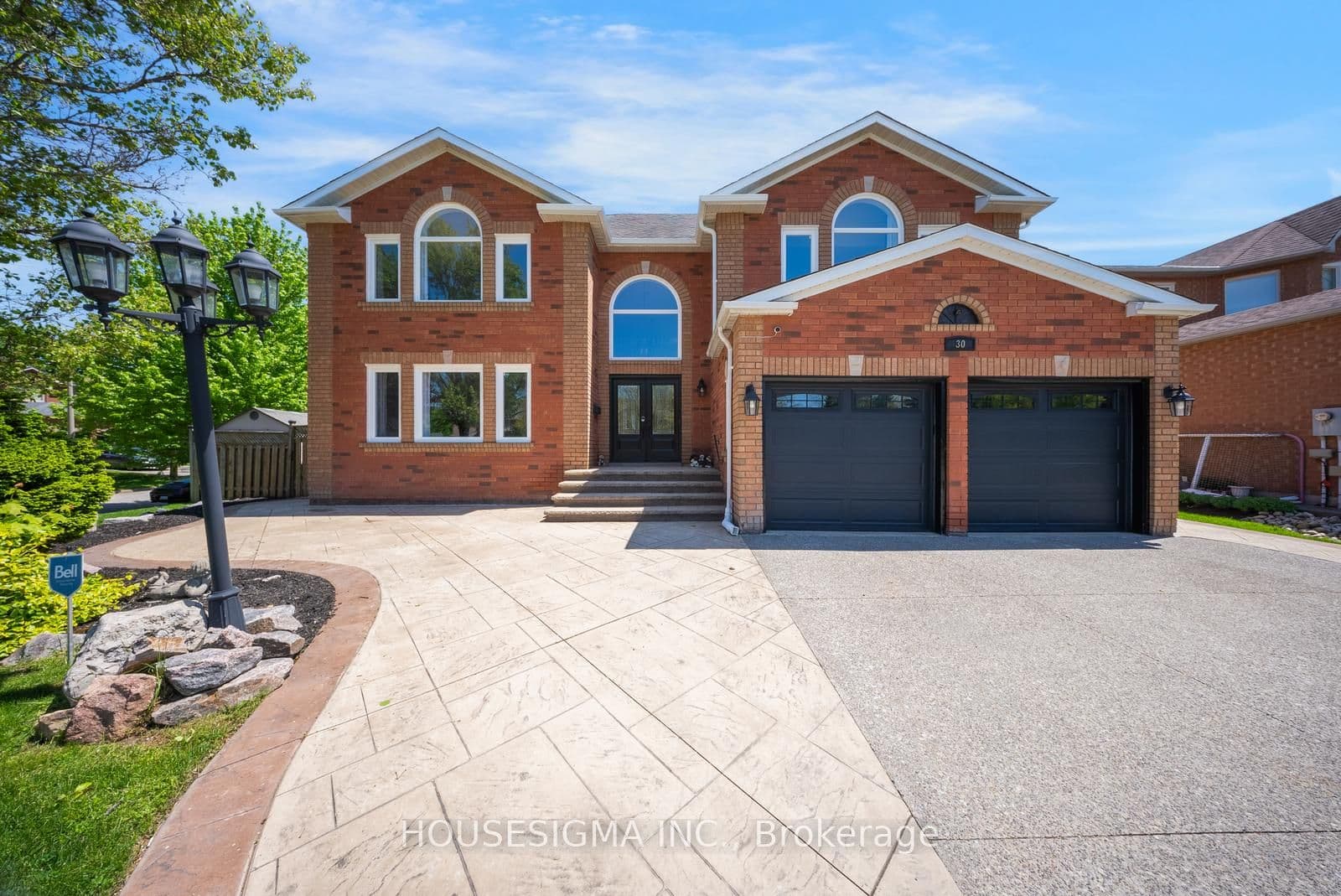 30 Gooderham Drive photo 1