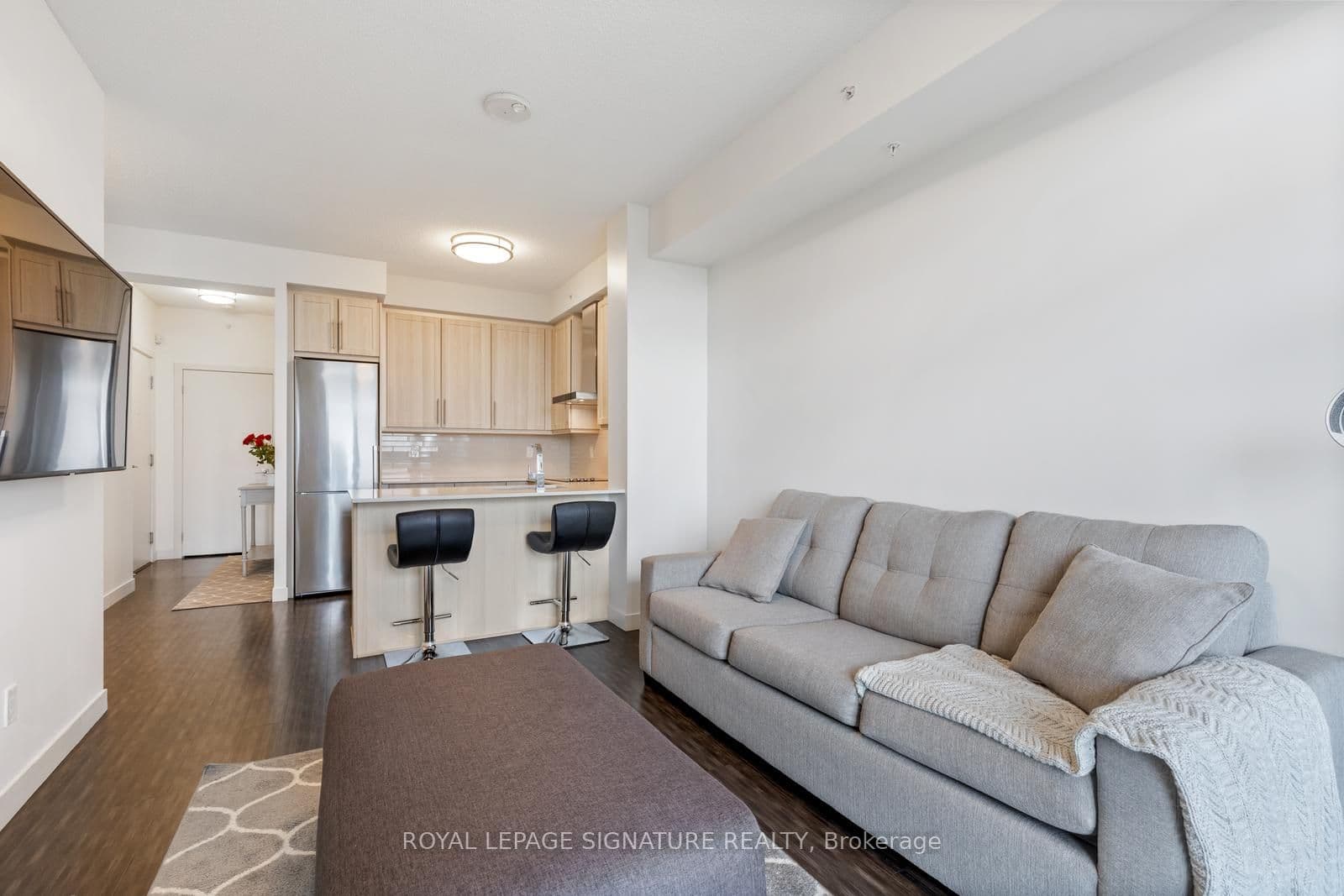 Unit 1606 2093 Fairview Street photo 1