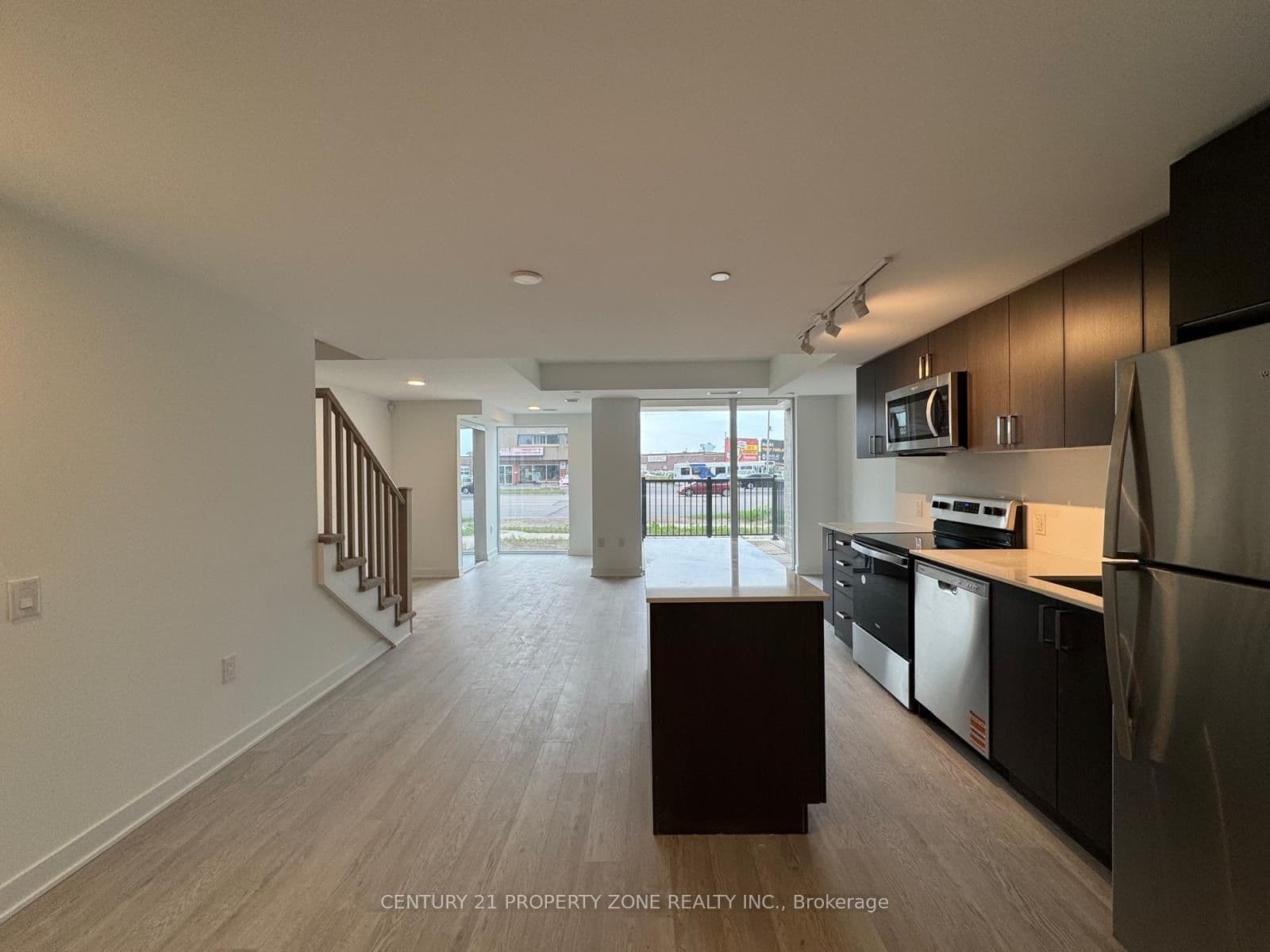 Unit 102 2782 Barton Street photo 1