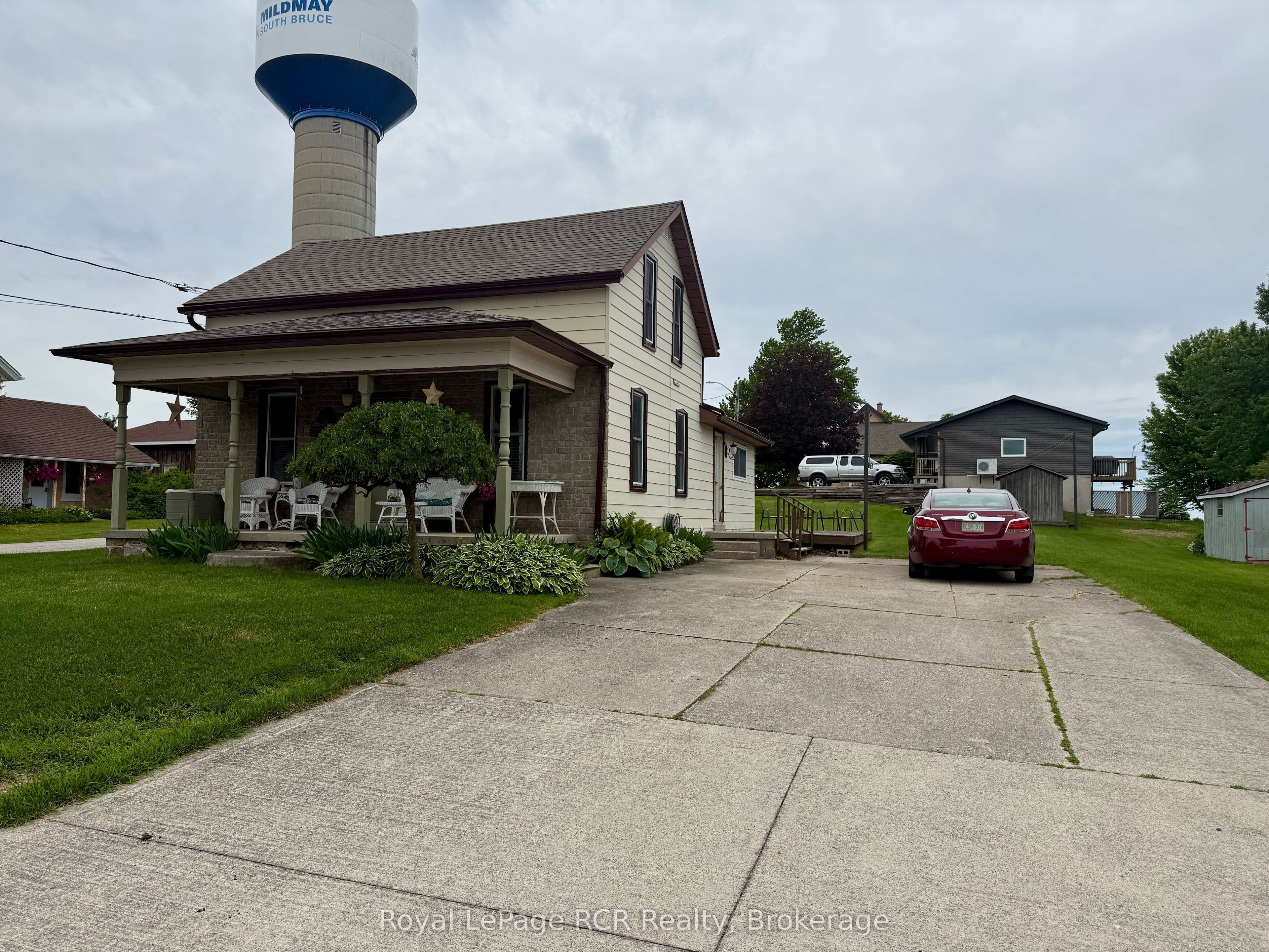 35 Ellen Street photo 1