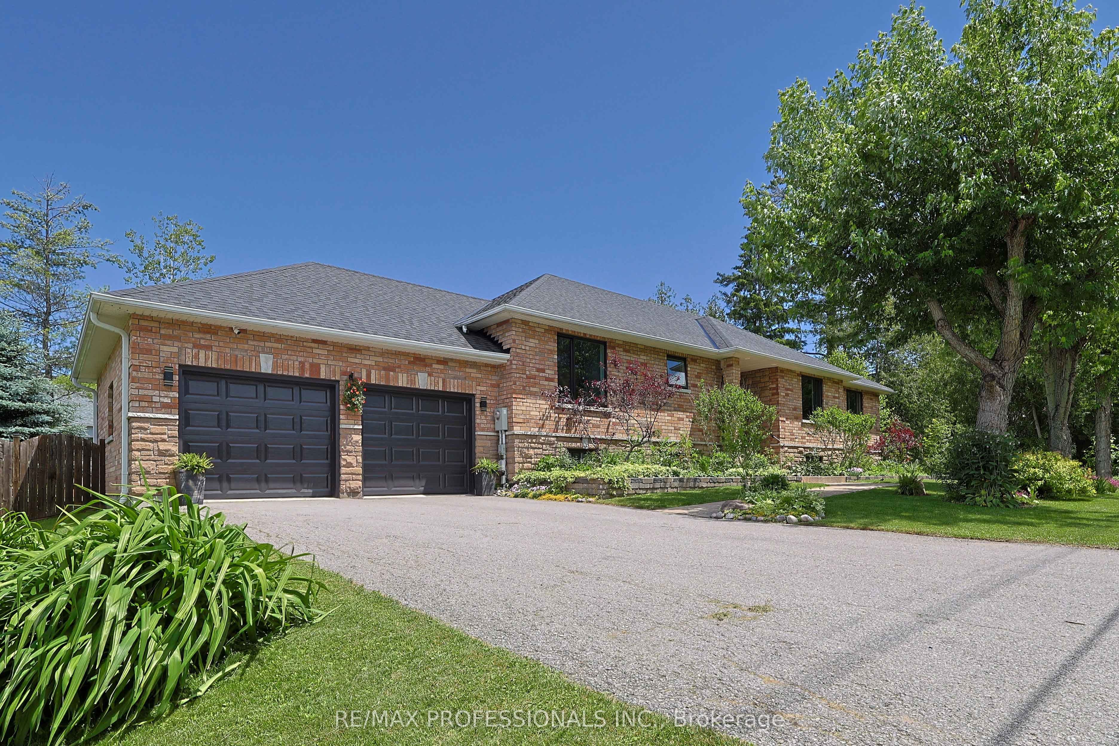 101 Maple Avenue photo 1