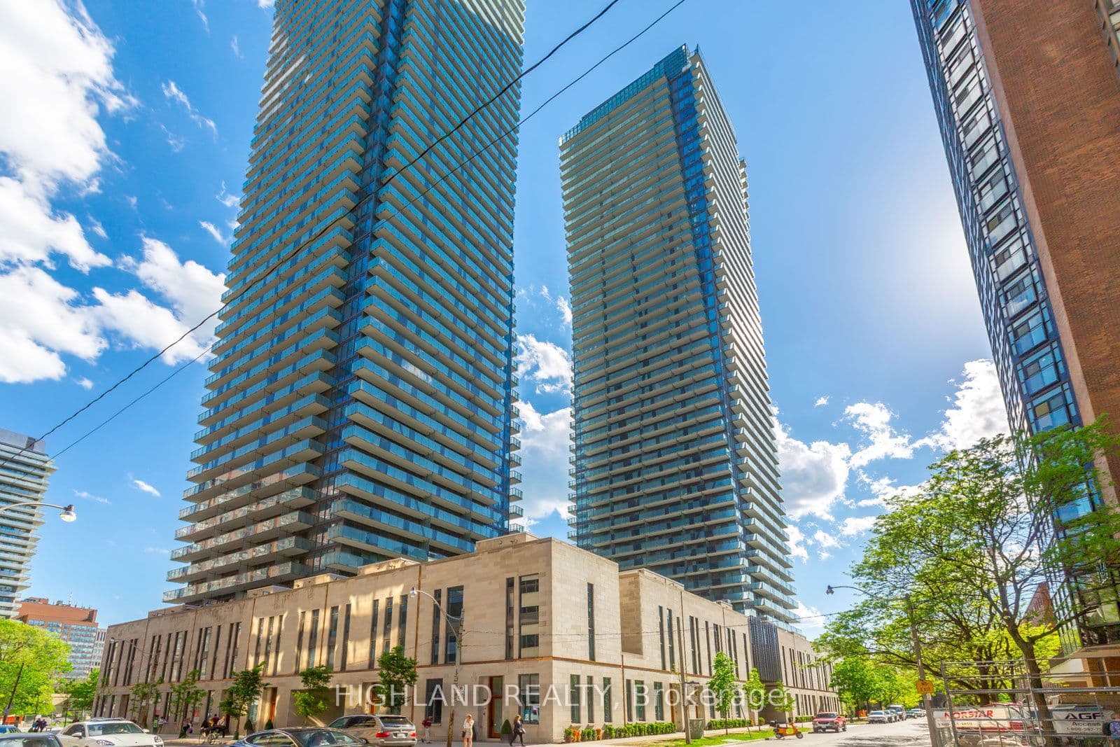 Unit 4011 1080 Bay Street photo 1